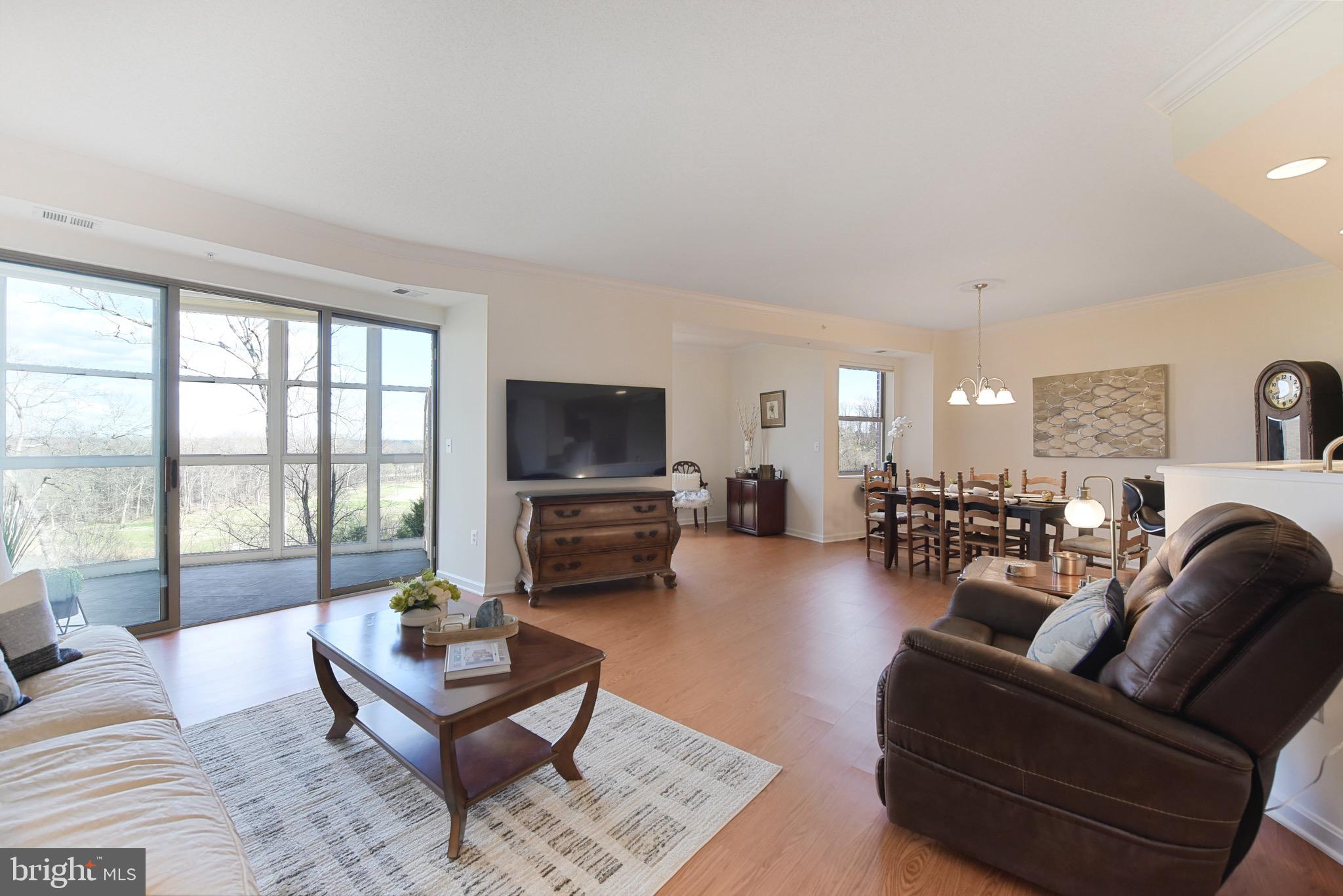 LANSDOWNE WOODS - Residential