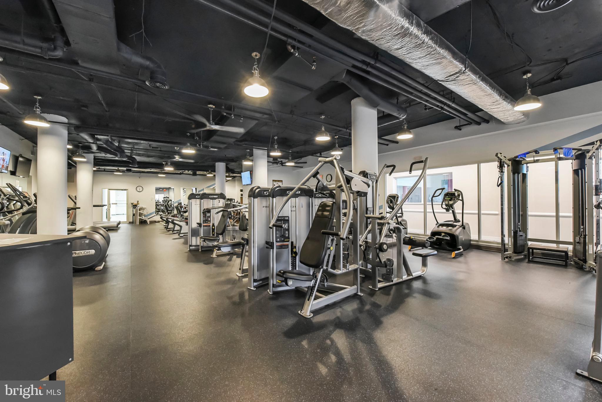 LANSDOWNE WOODS - Residential