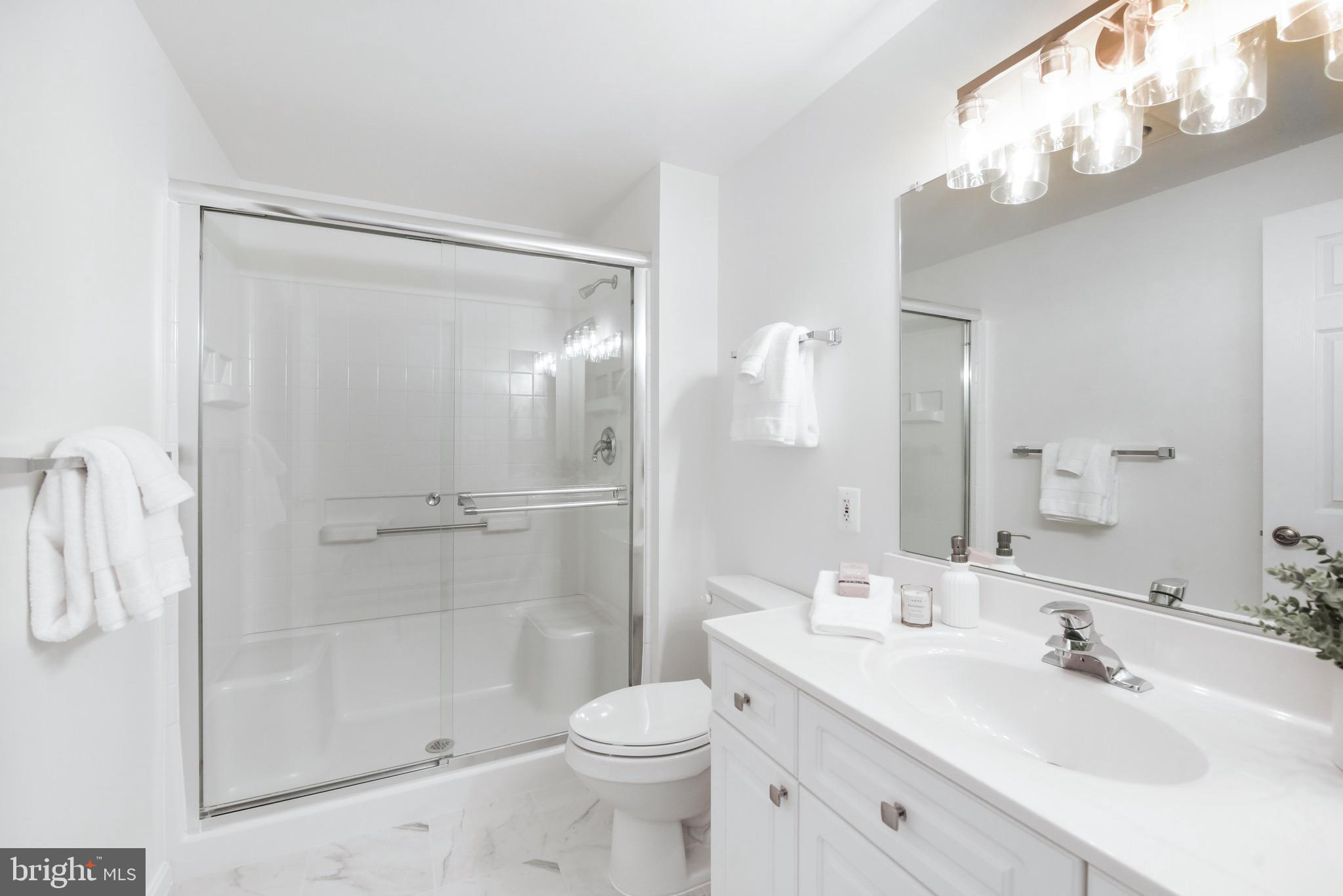 LANSDOWNE WOODS - Residential