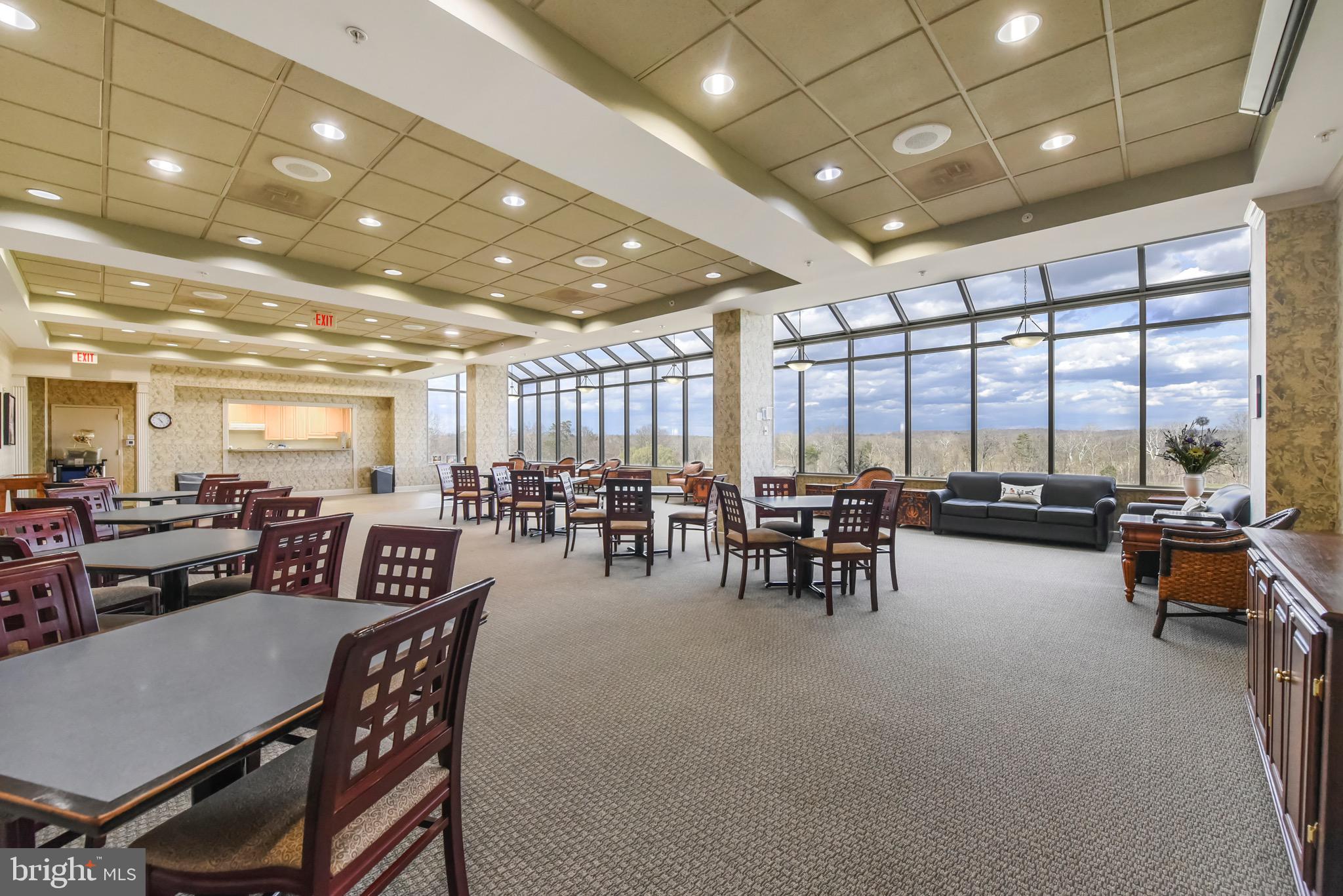 LANSDOWNE WOODS - Residential