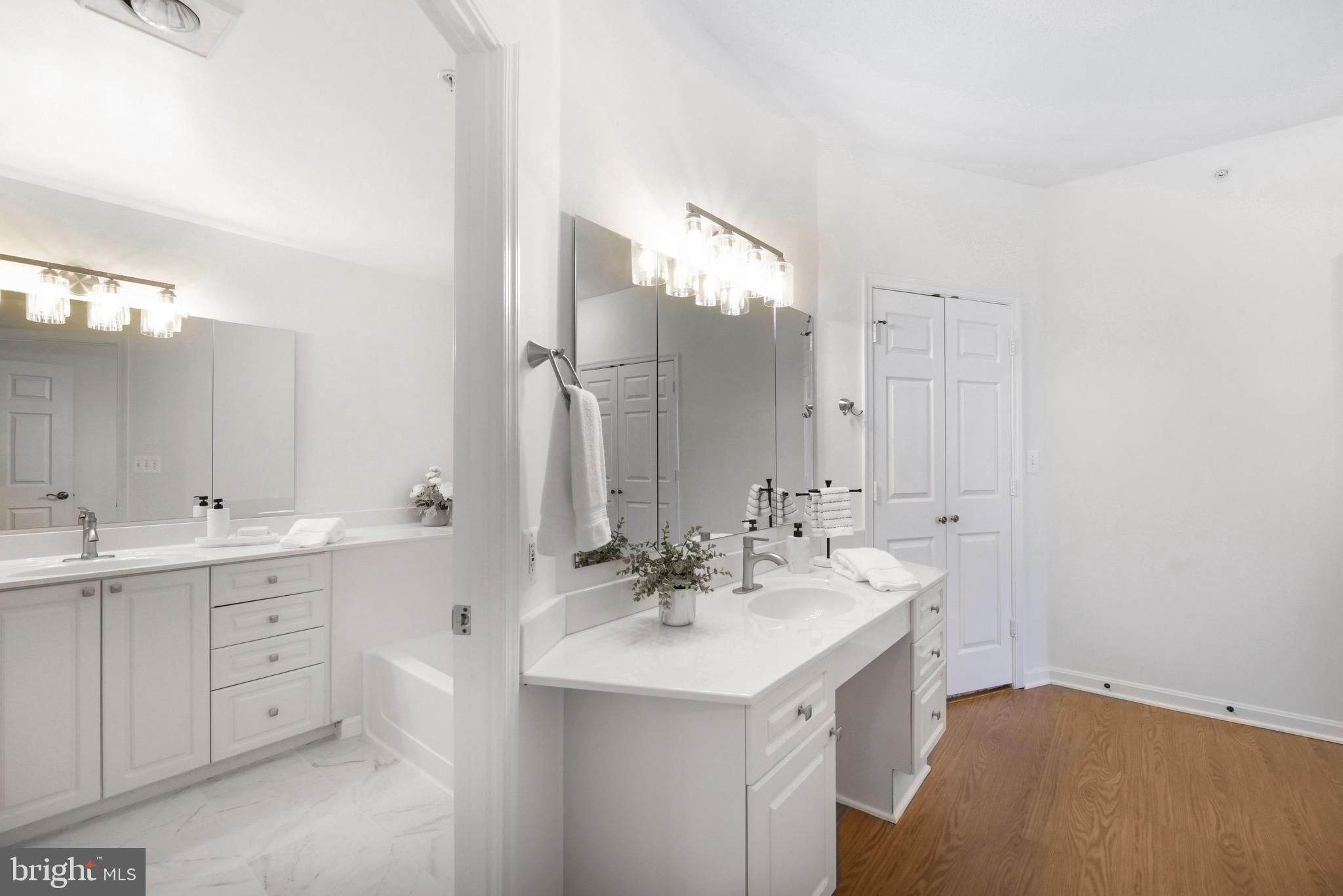 LANSDOWNE WOODS - Residential