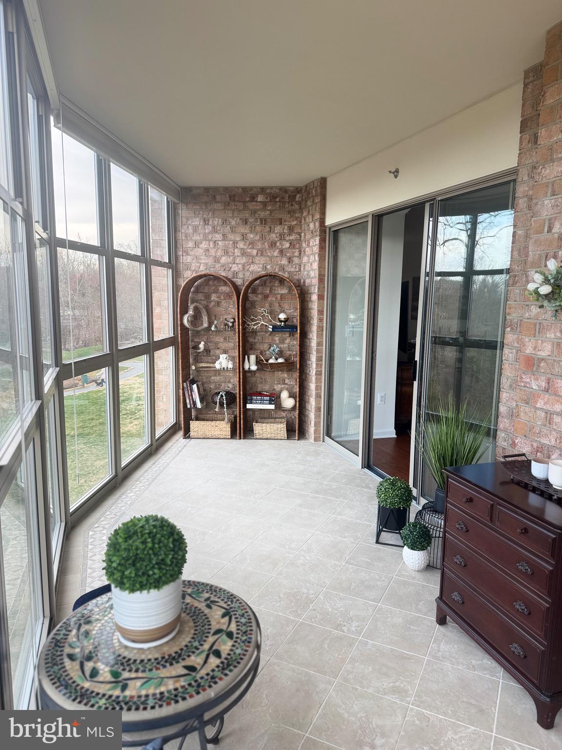 LANSDOWNE WOODS - Residential