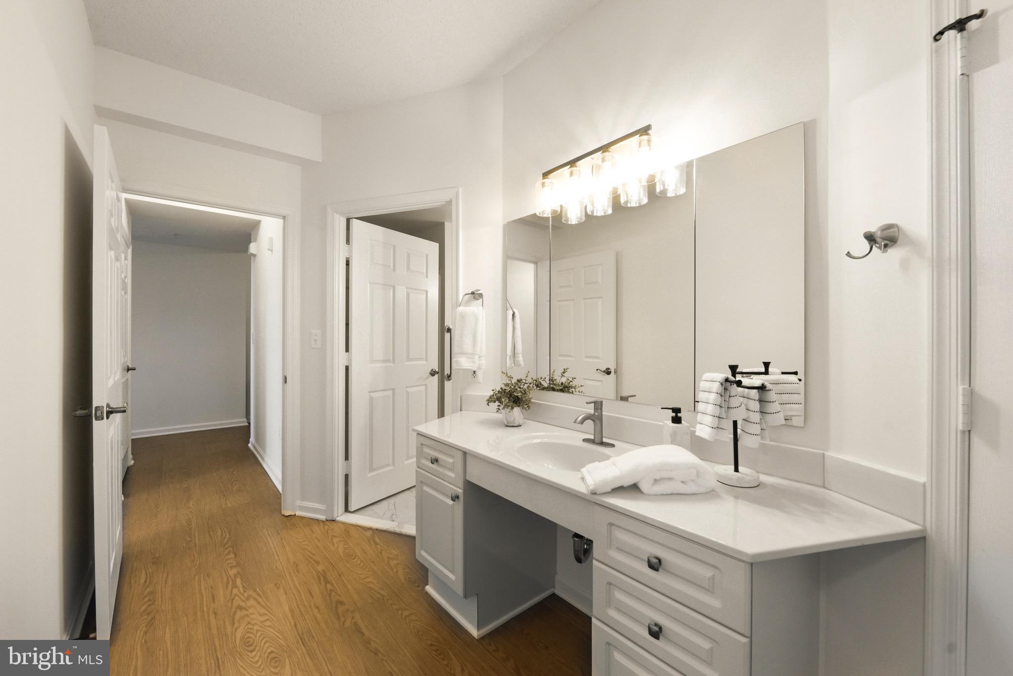 LANSDOWNE WOODS - Residential