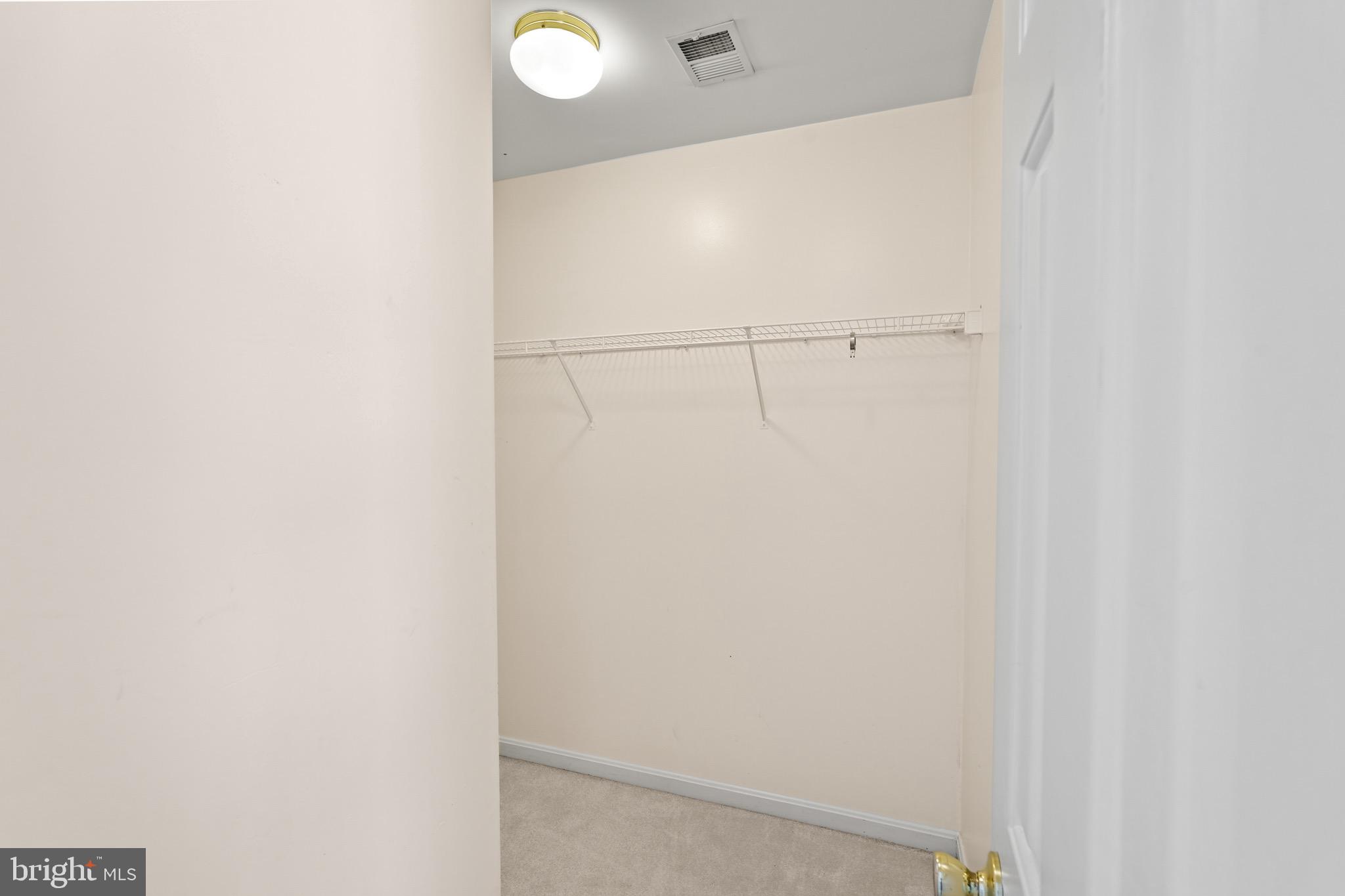 OAK TREE - Residential