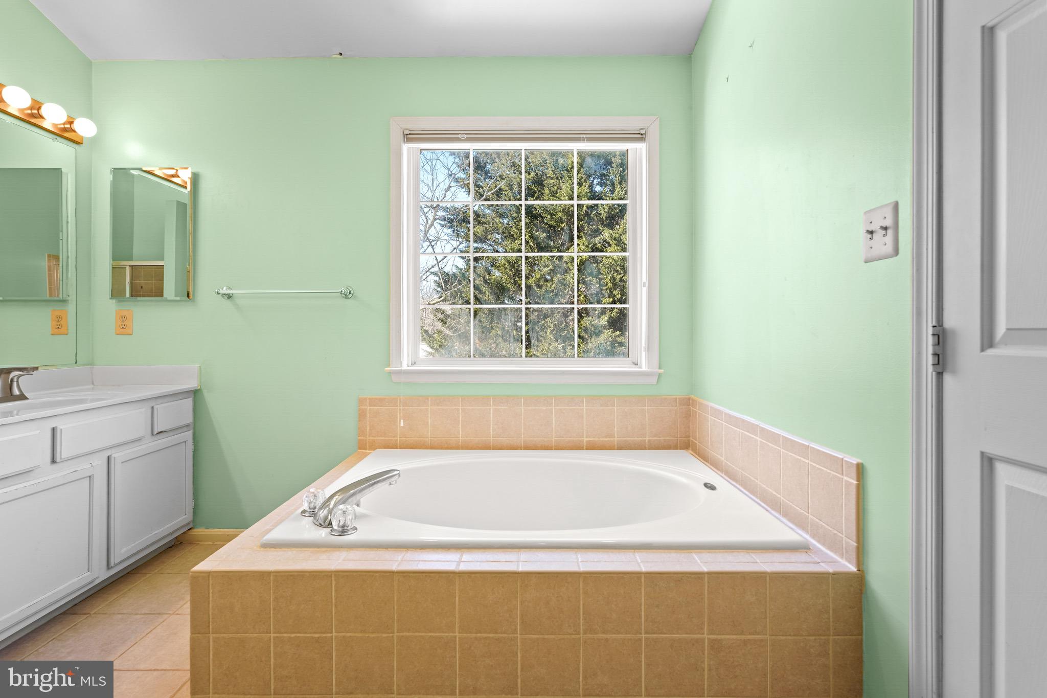 OAK TREE - Residential