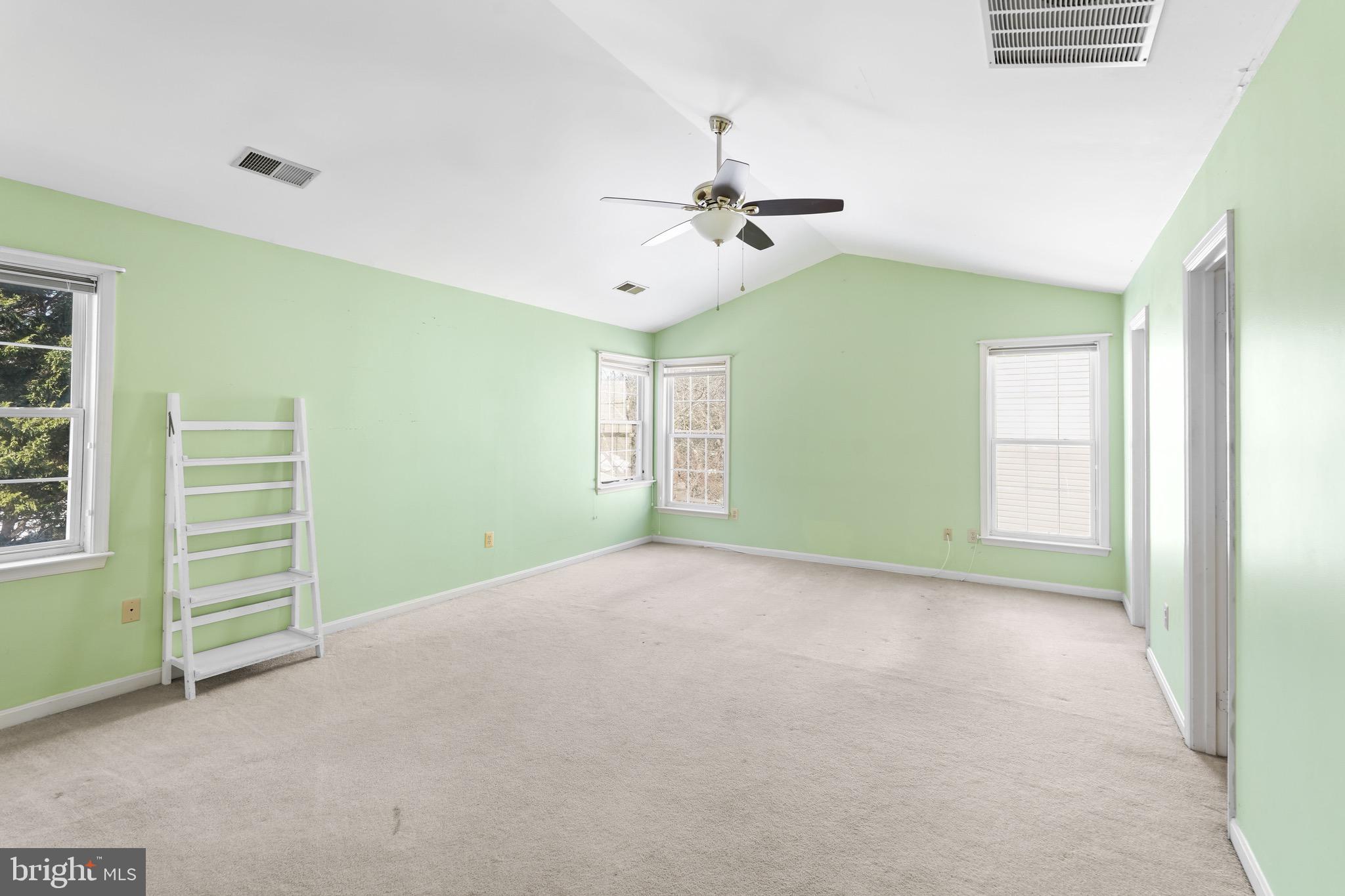 OAK TREE - Residential