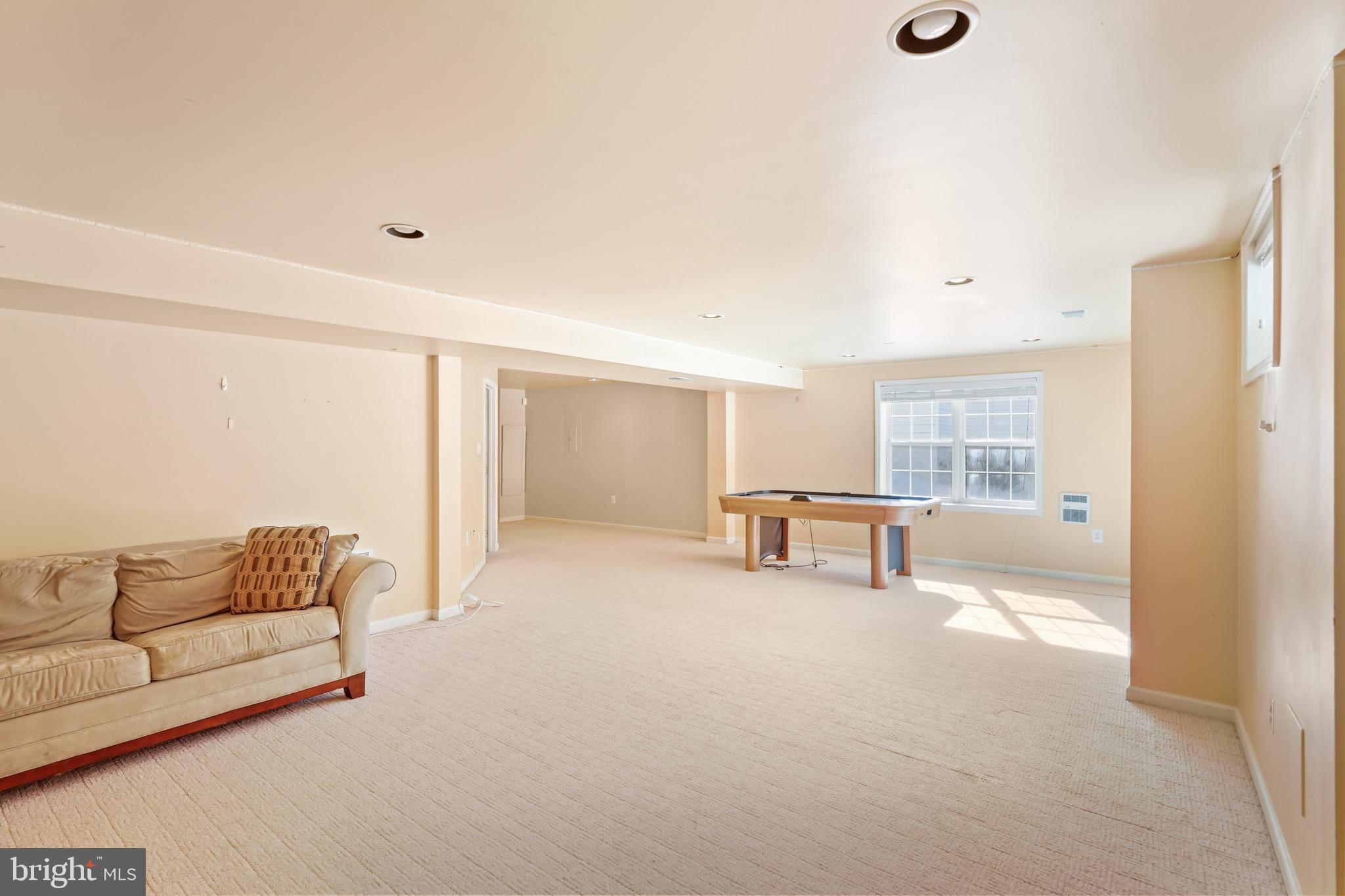 OAK TREE - Residential