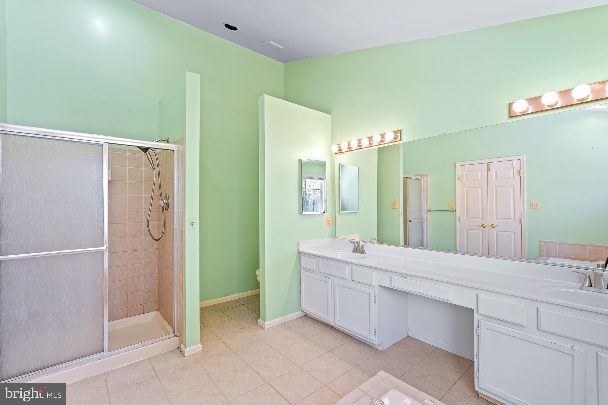 OAK TREE - Residential