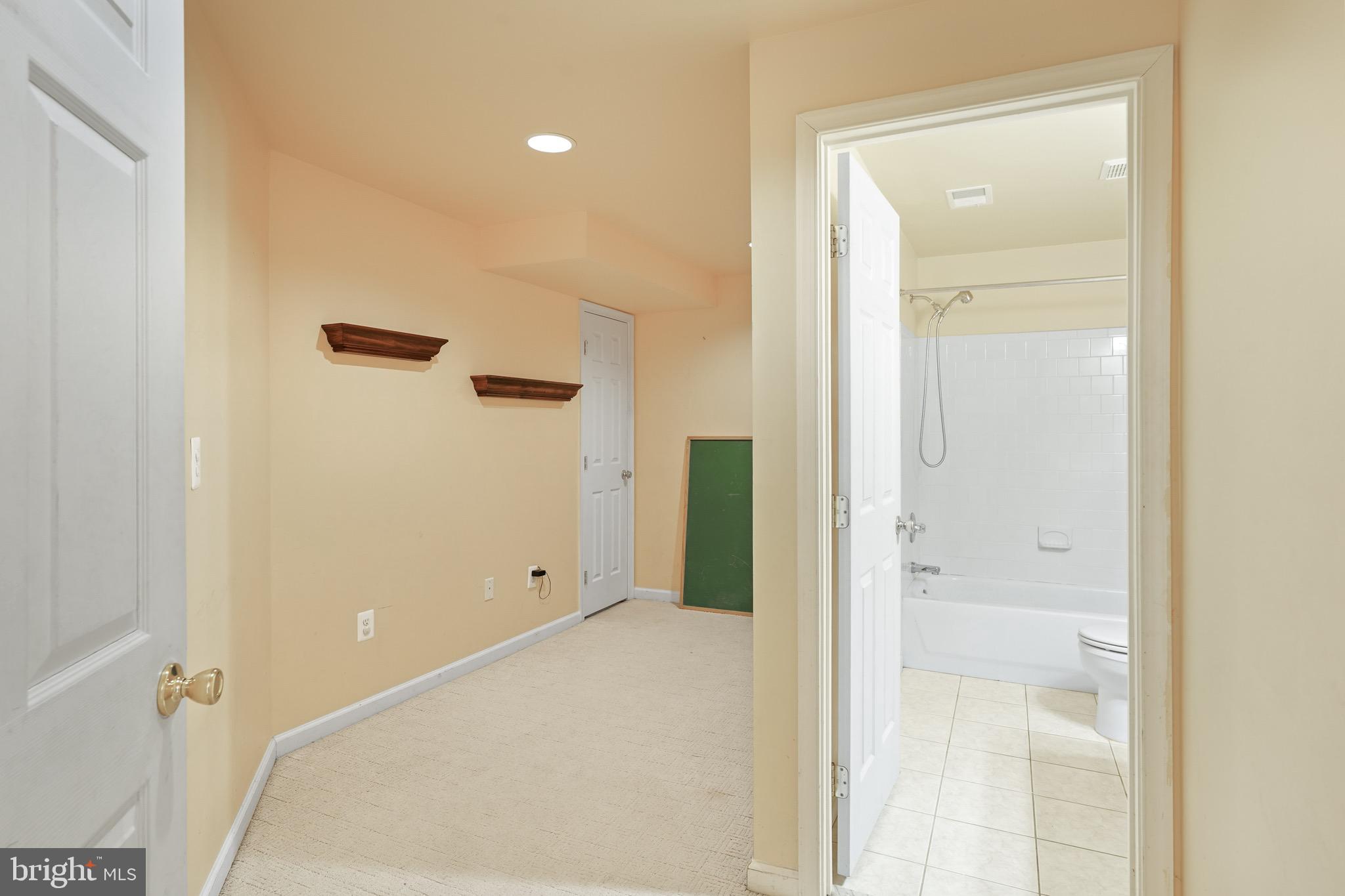 OAK TREE - Residential