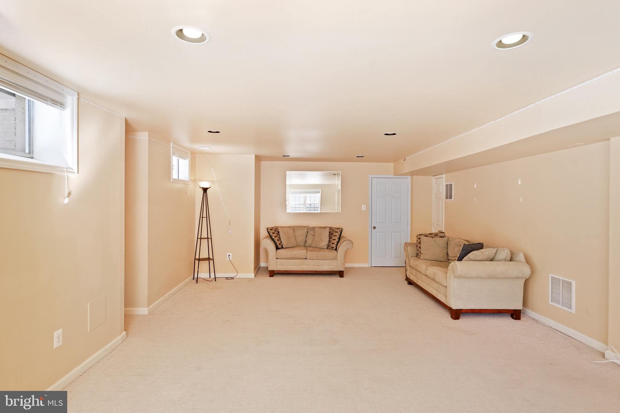 OAK TREE - Residential