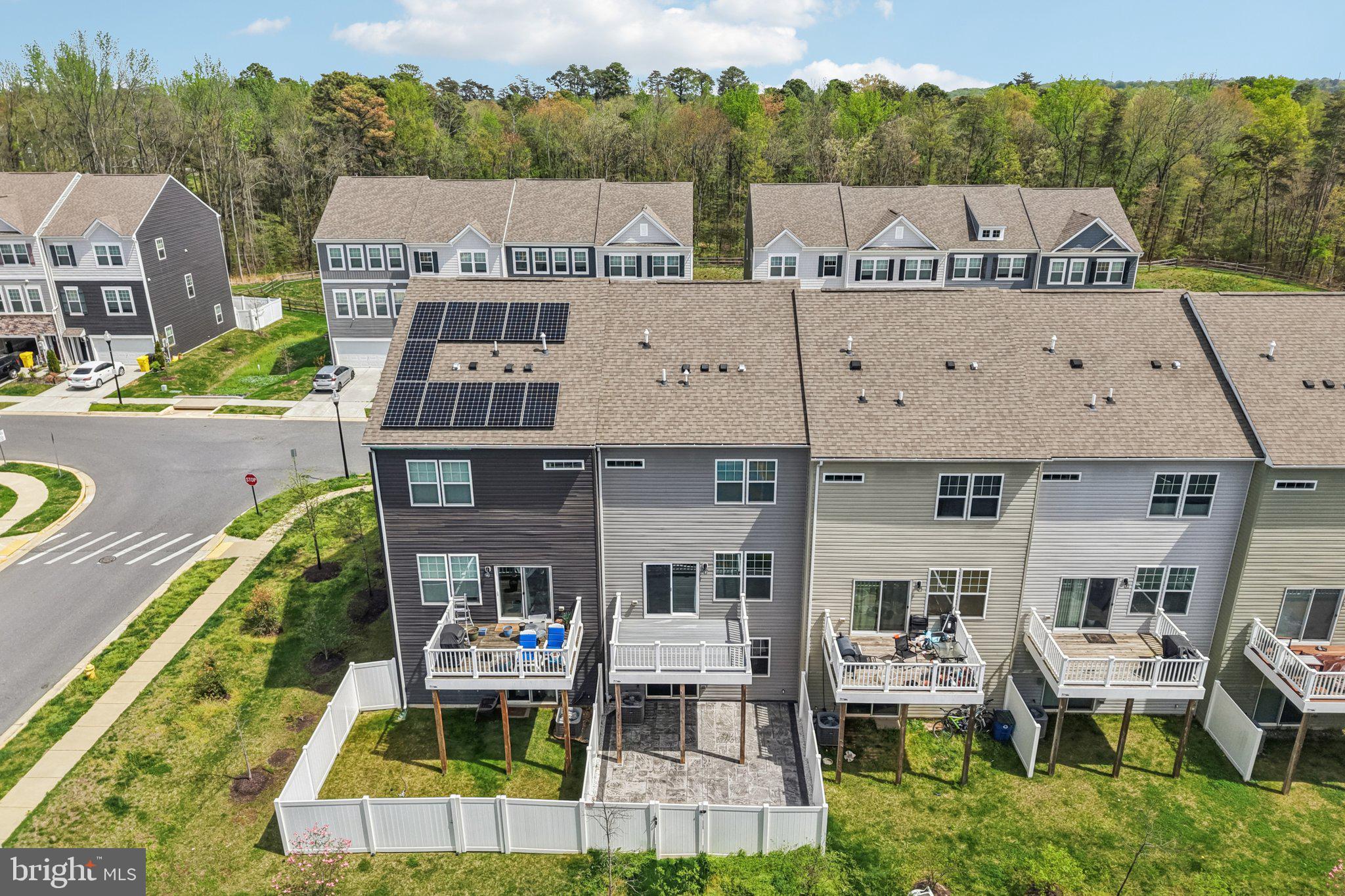 TOWN CENTER COMMONS - Residential