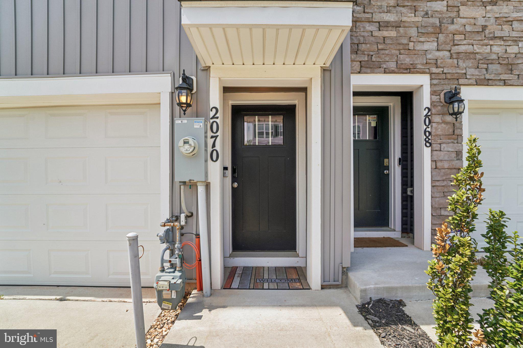 TOWN CENTER COMMONS - Residential