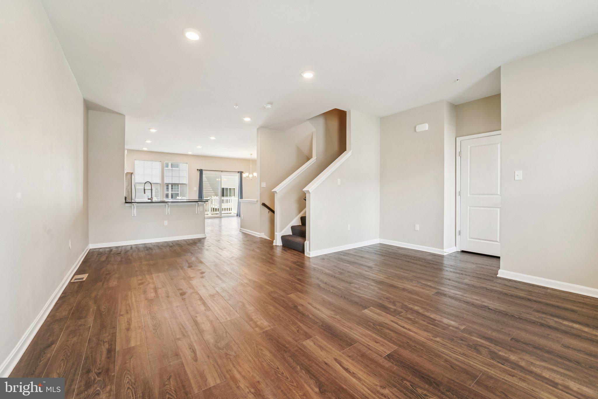 TOWN CENTER COMMONS - Residential