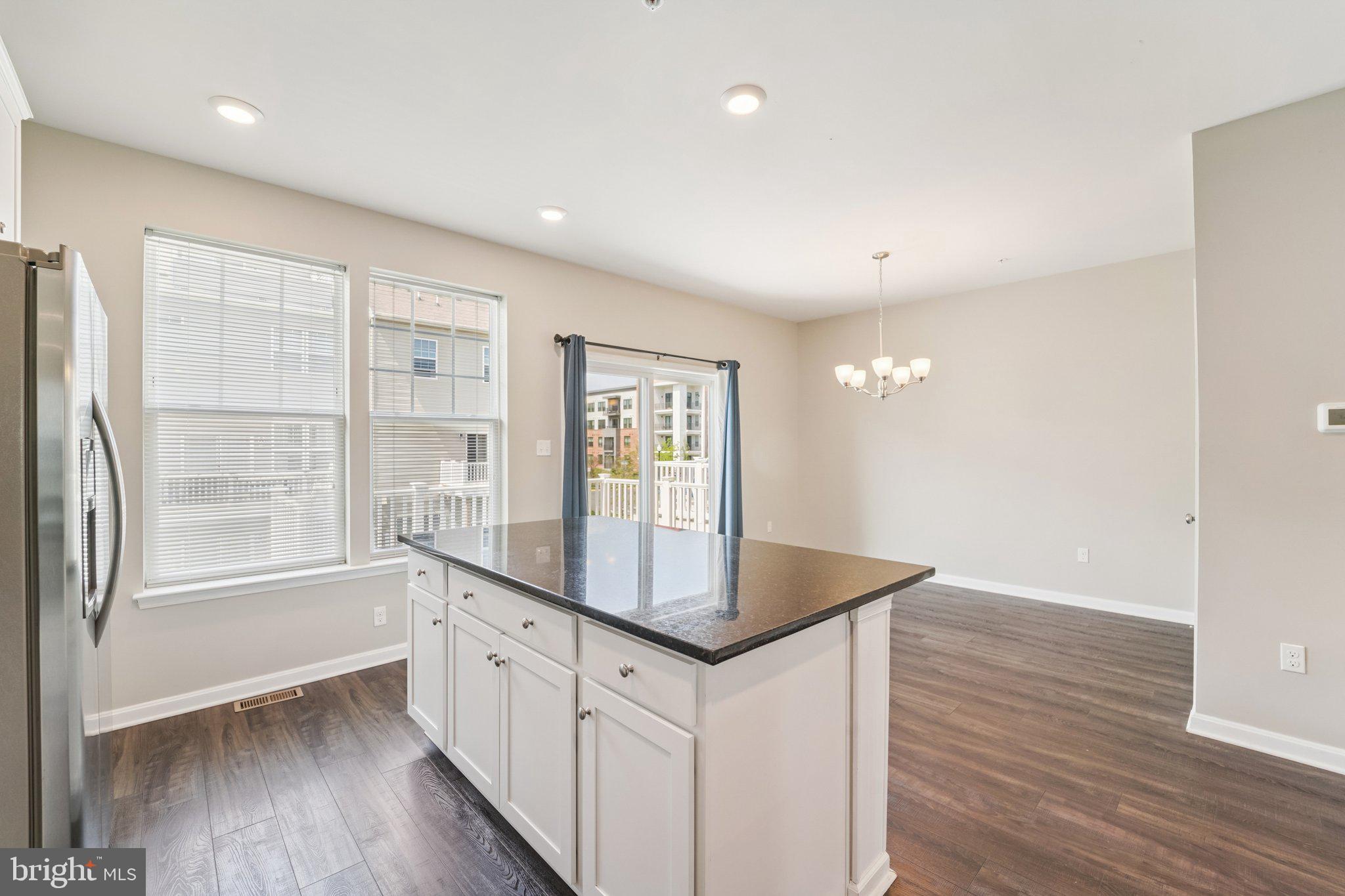 TOWN CENTER COMMONS - Residential