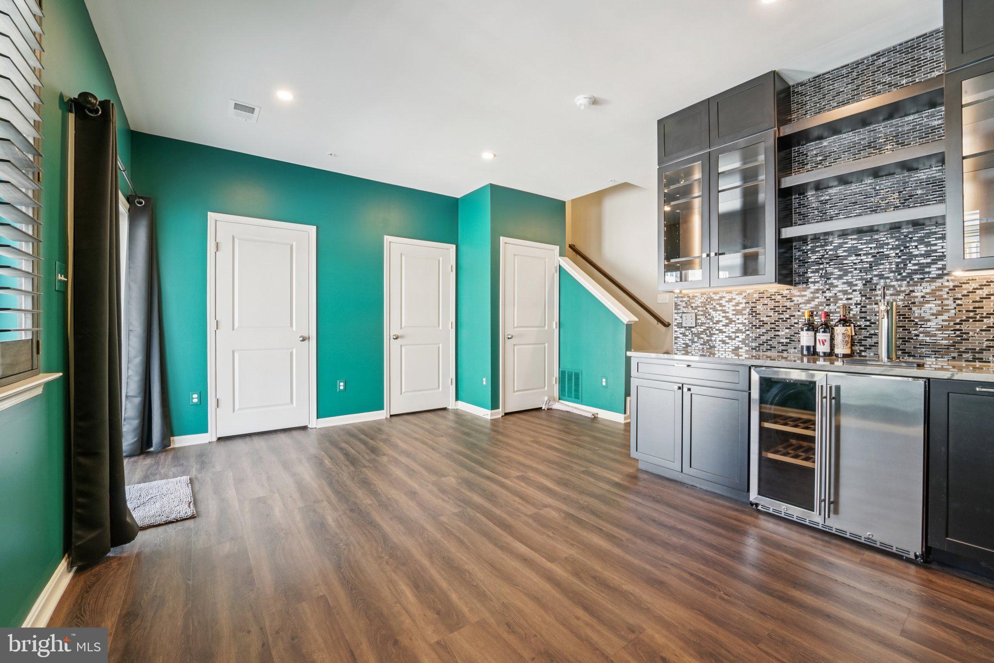 TOWN CENTER COMMONS - Residential