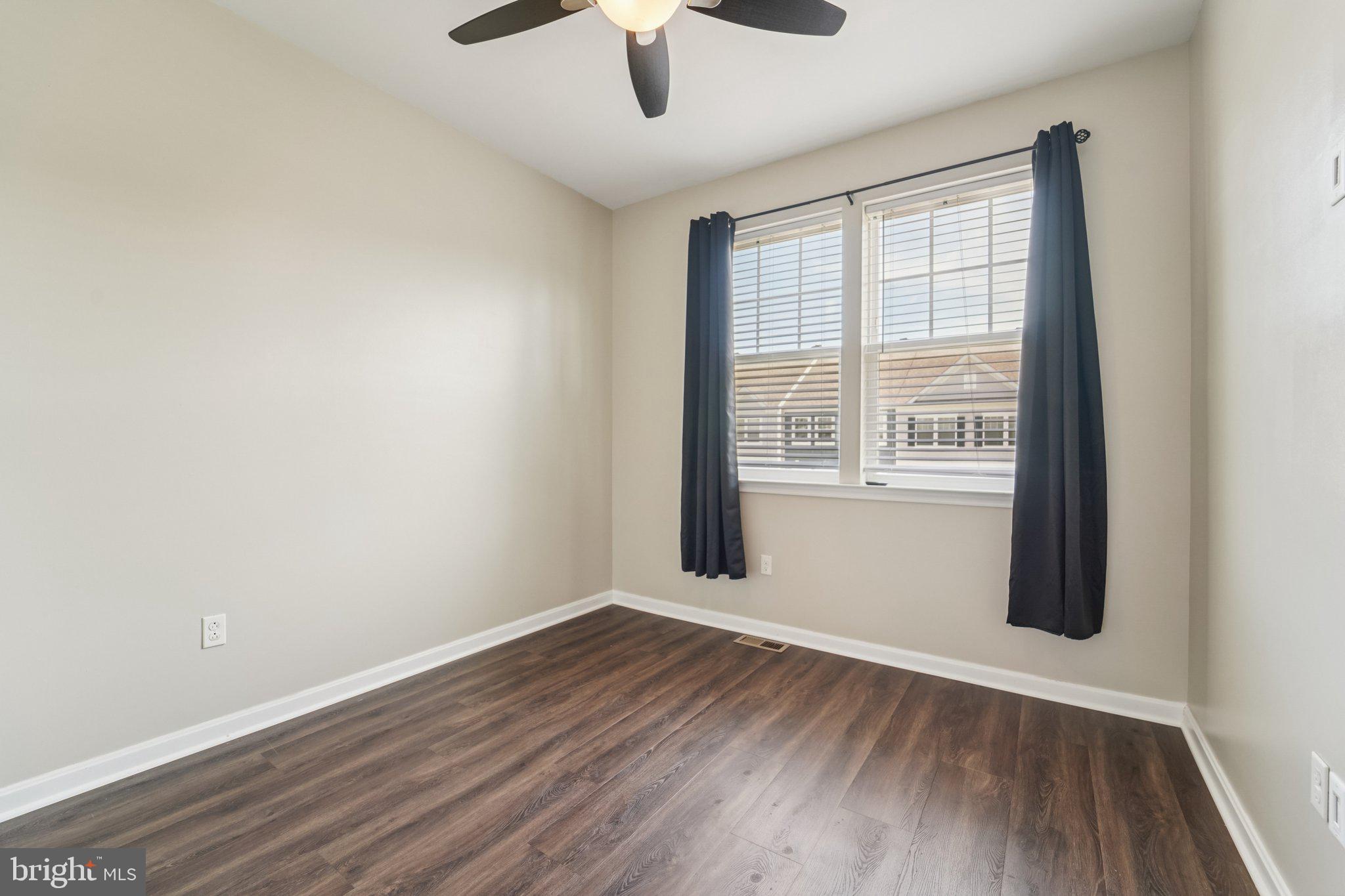 TOWN CENTER COMMONS - Residential