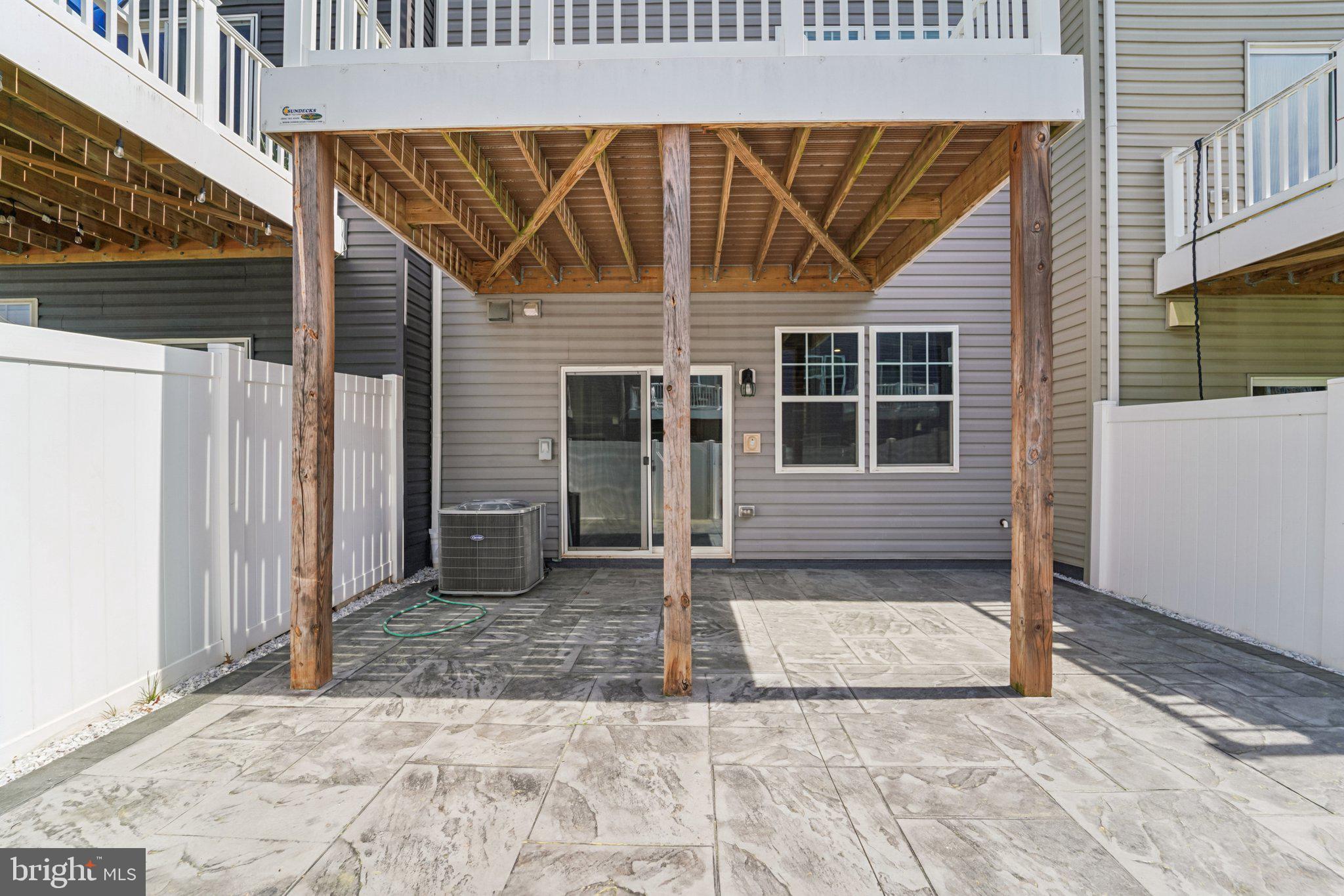 TOWN CENTER COMMONS - Residential