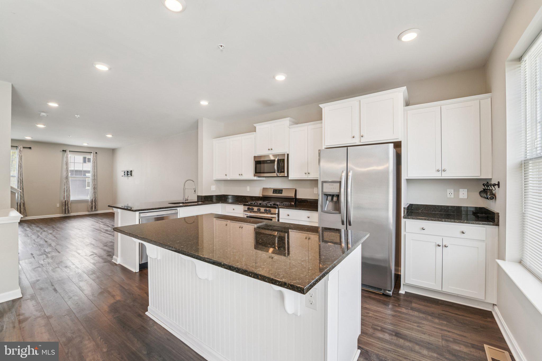 TOWN CENTER COMMONS - Residential