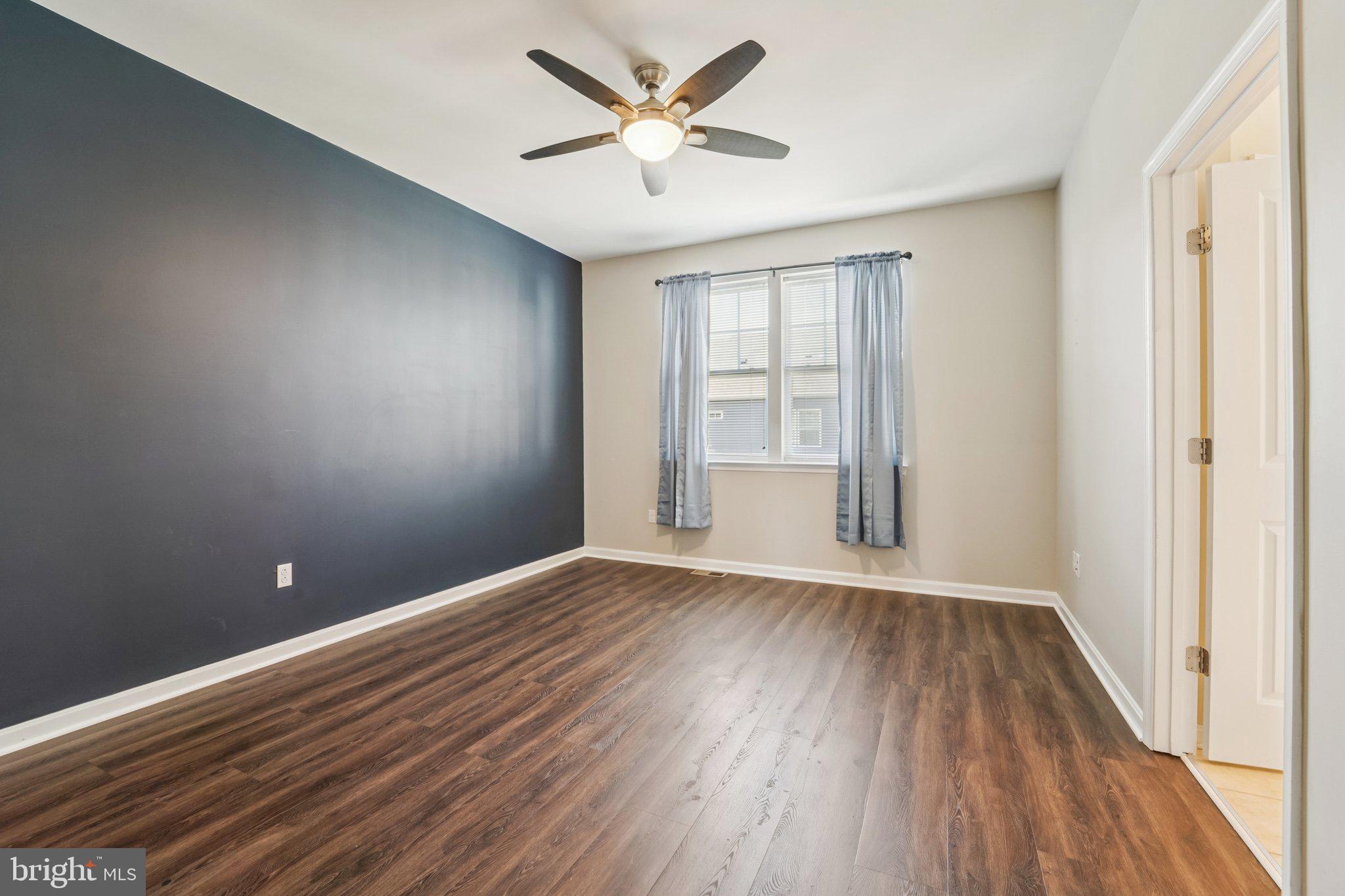 TOWN CENTER COMMONS - Residential