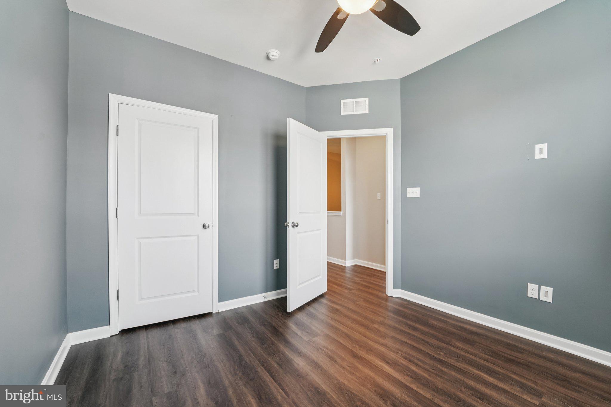 TOWN CENTER COMMONS - Residential