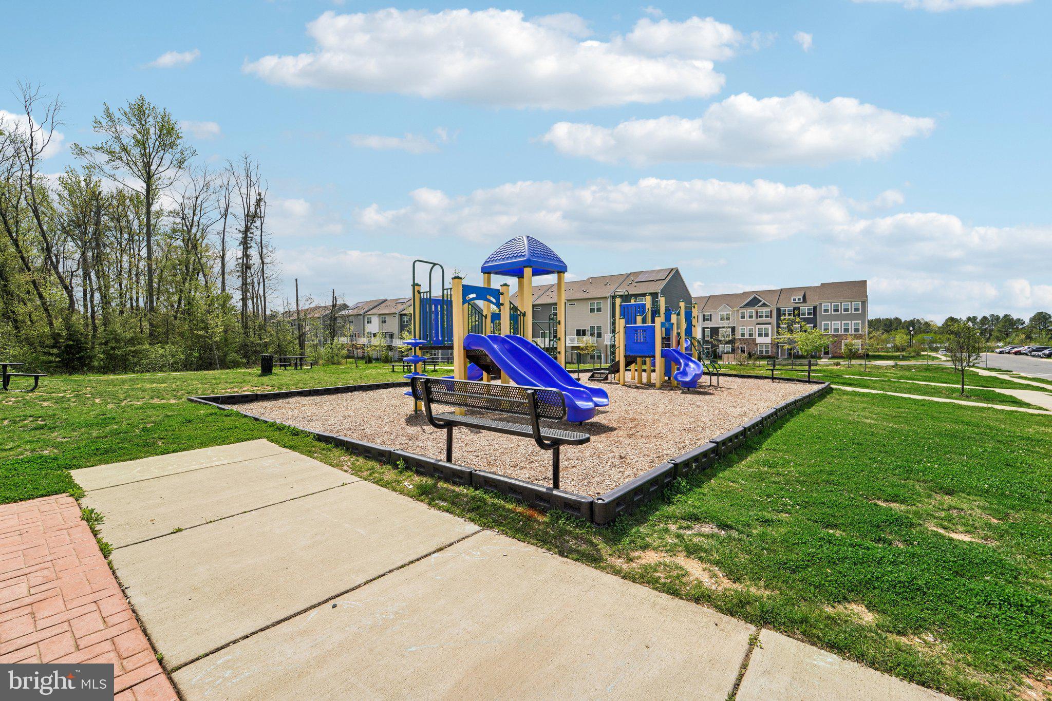 TOWN CENTER COMMONS - Residential