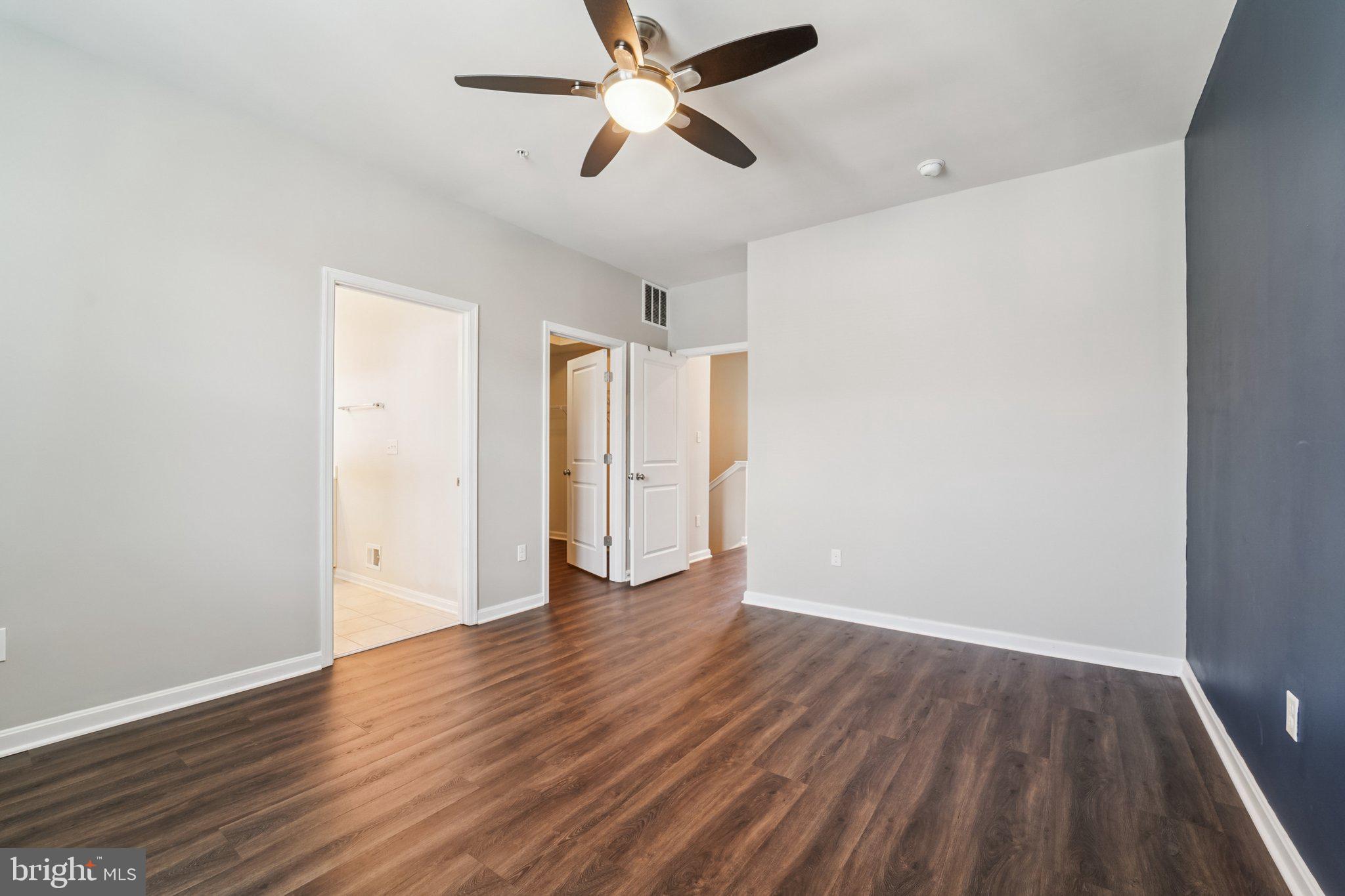 TOWN CENTER COMMONS - Residential