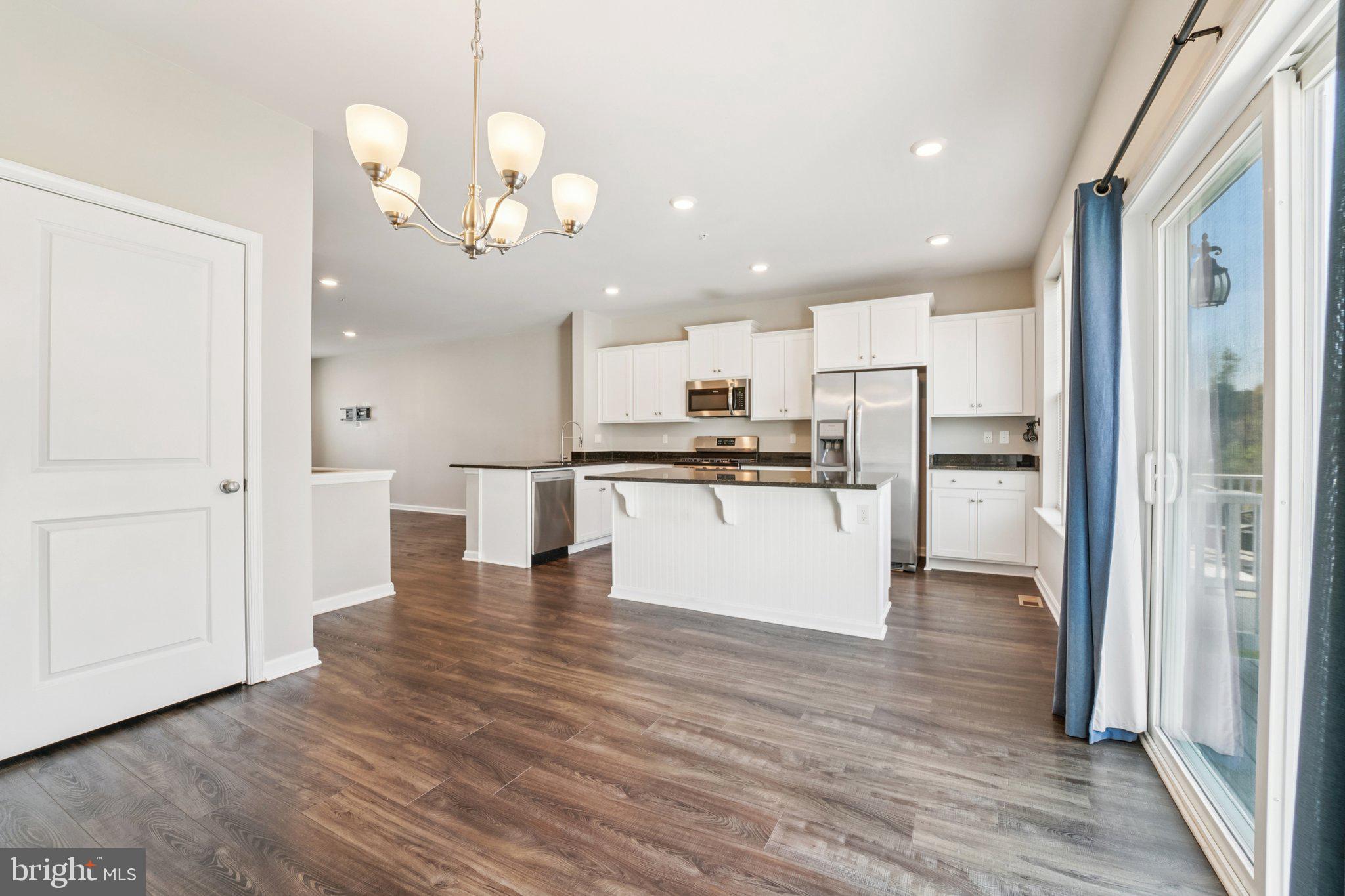 TOWN CENTER COMMONS - Residential