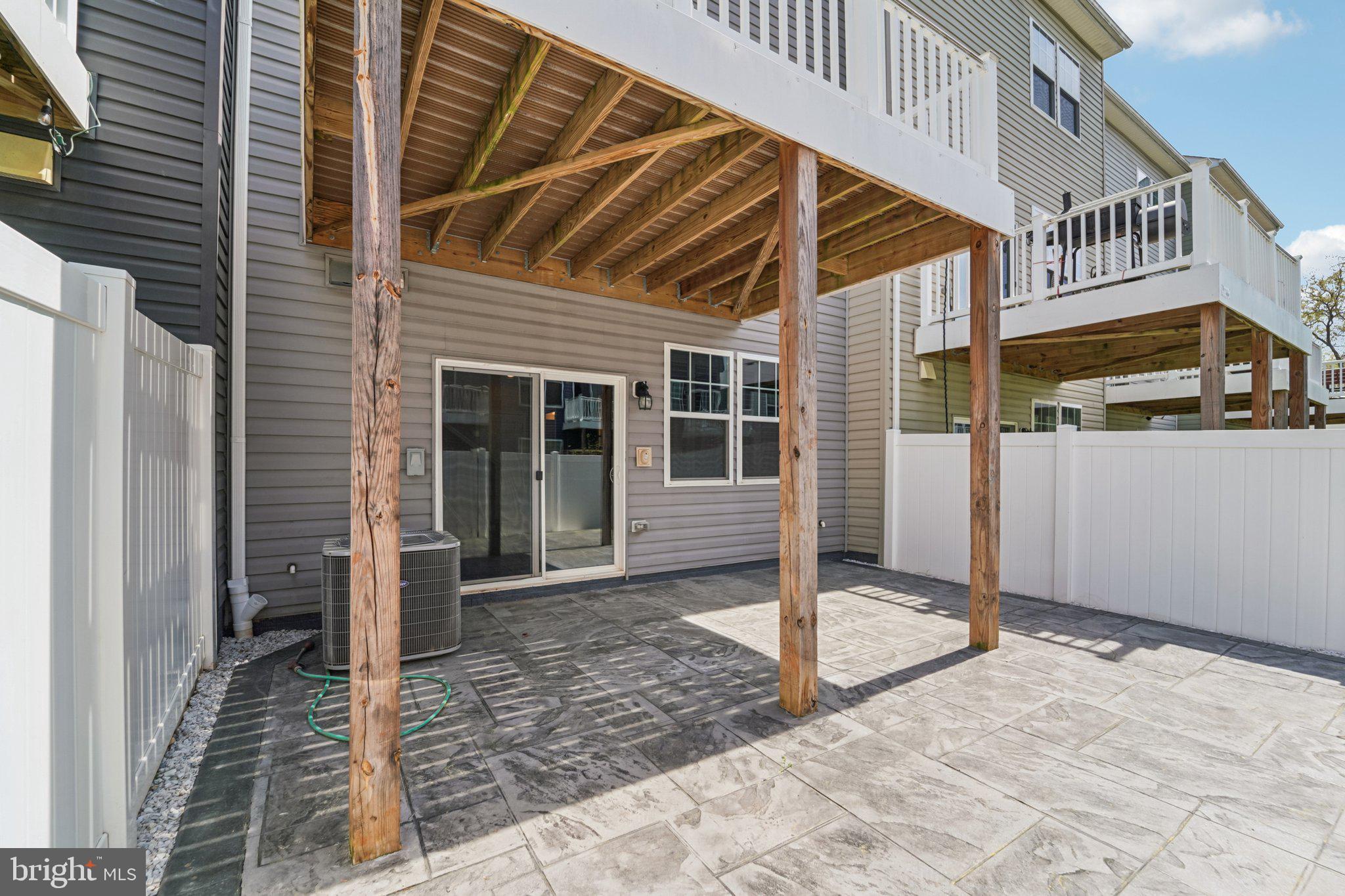 TOWN CENTER COMMONS - Residential