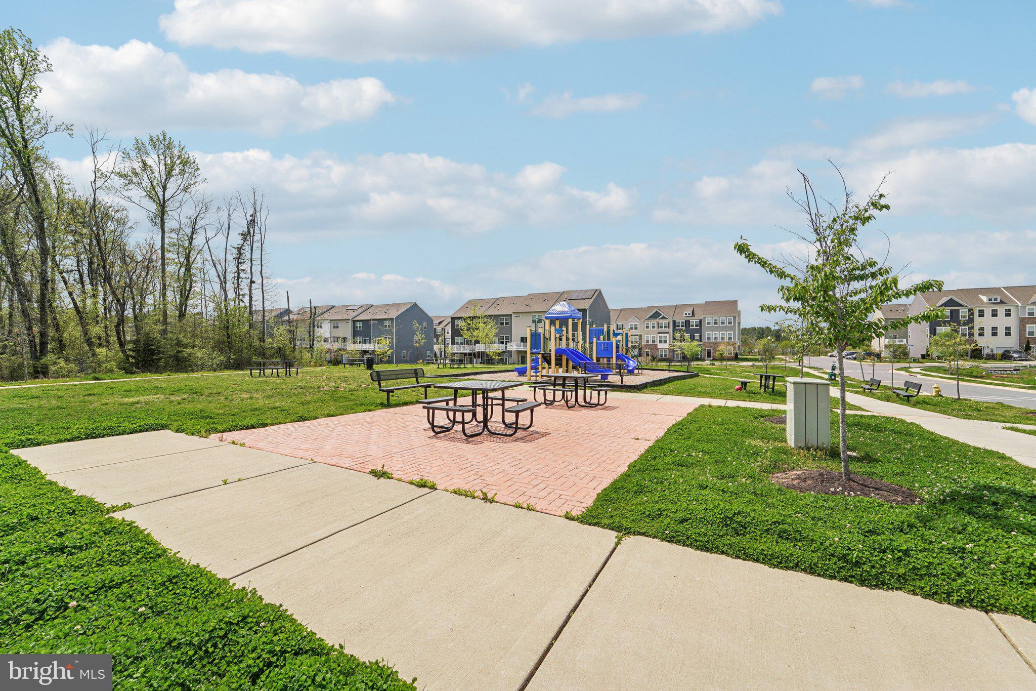 TOWN CENTER COMMONS - Residential