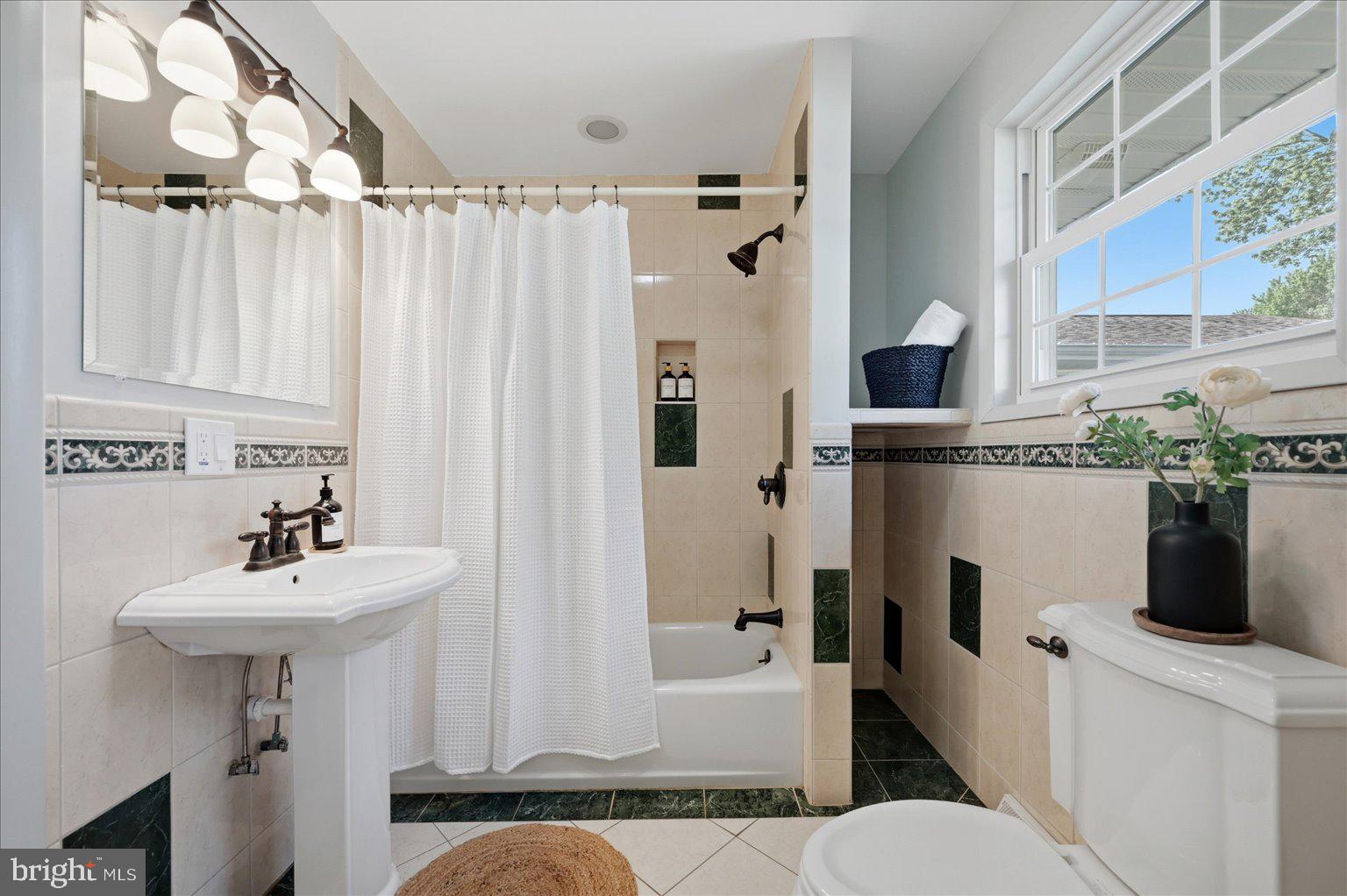 JEFFERSON VILLAGE - Residential