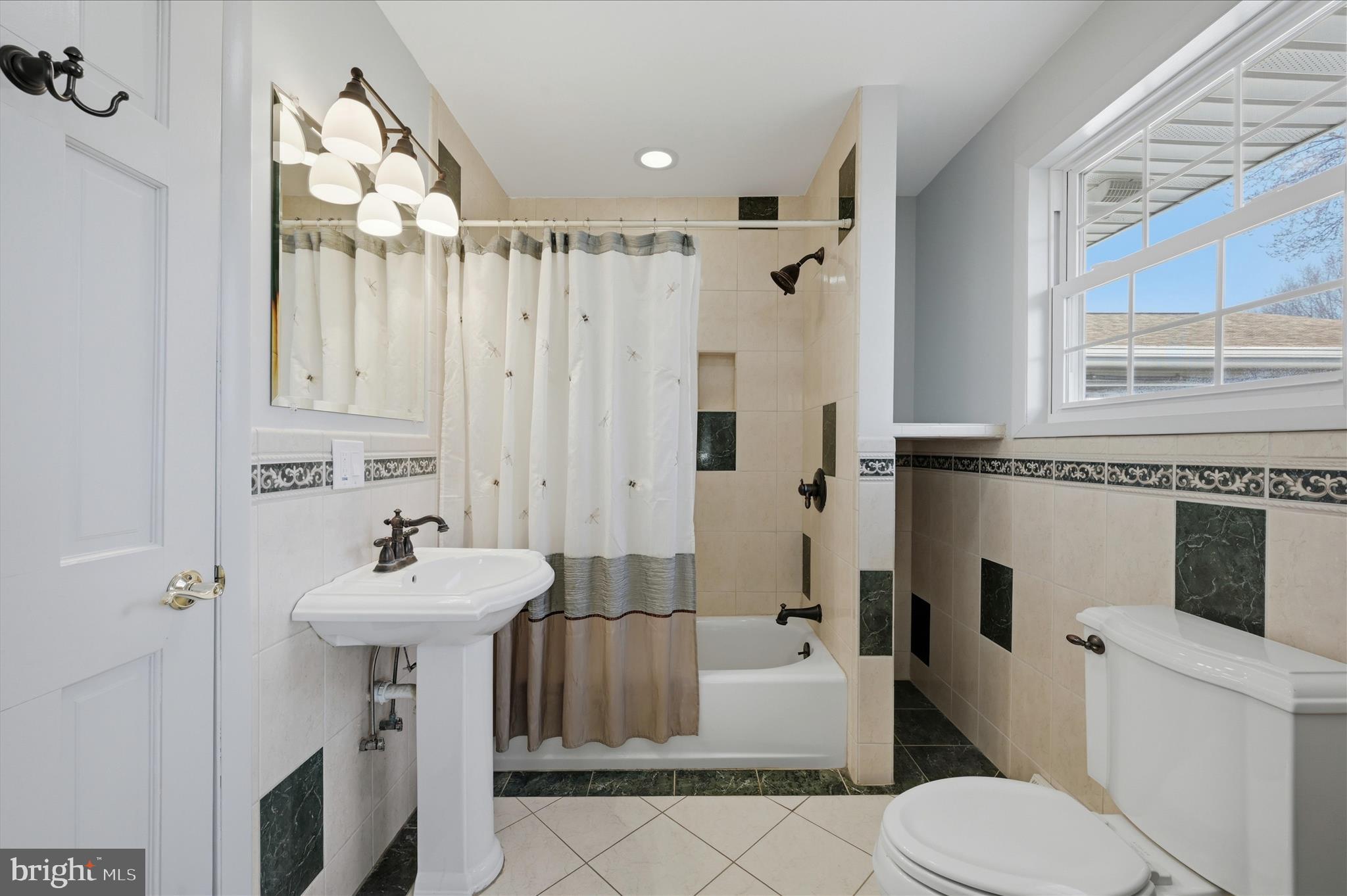 JEFFERSON VILLAGE - Residential