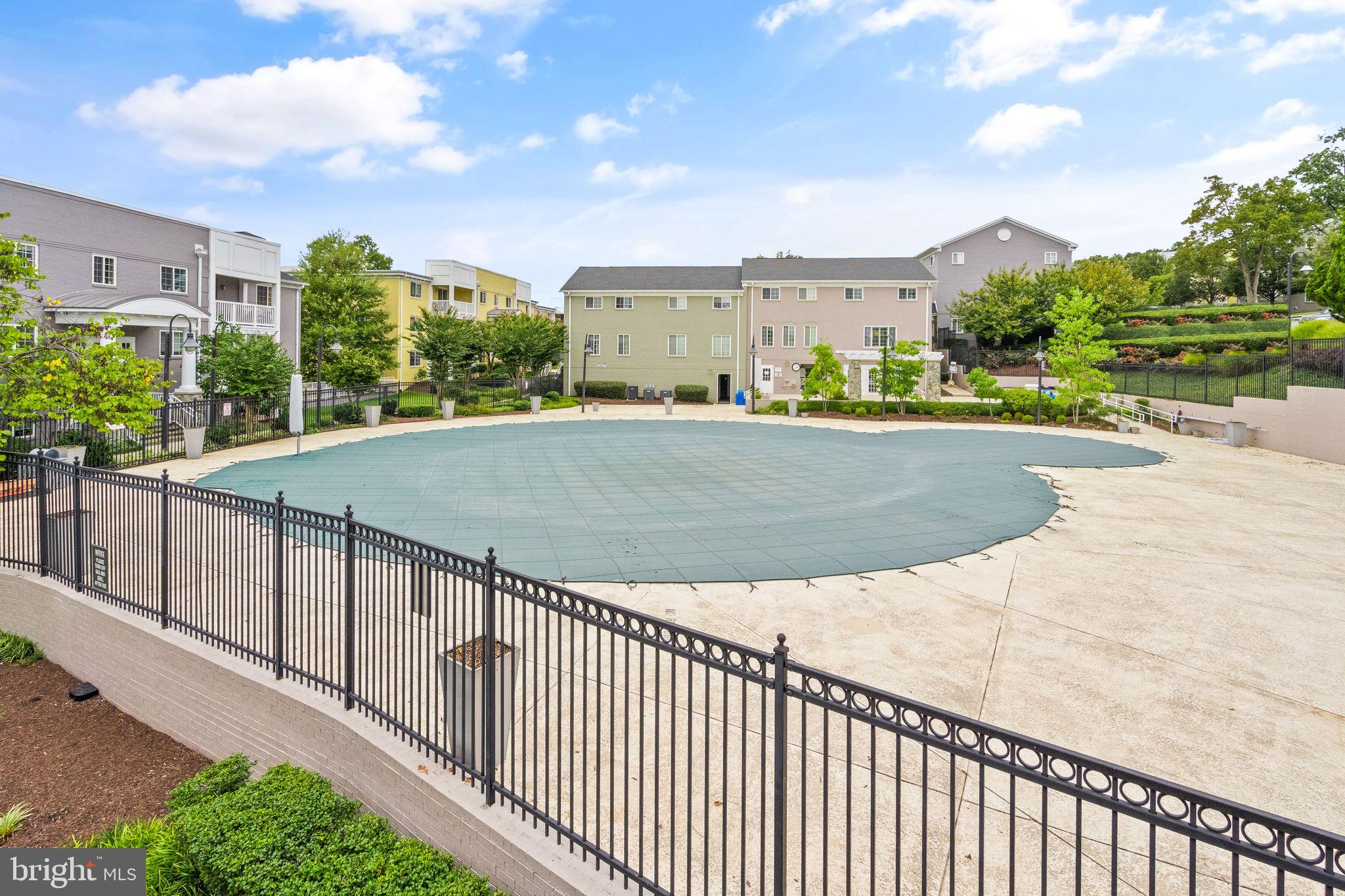 WEST VILLAGE OF SHIRLINGTON - Residential