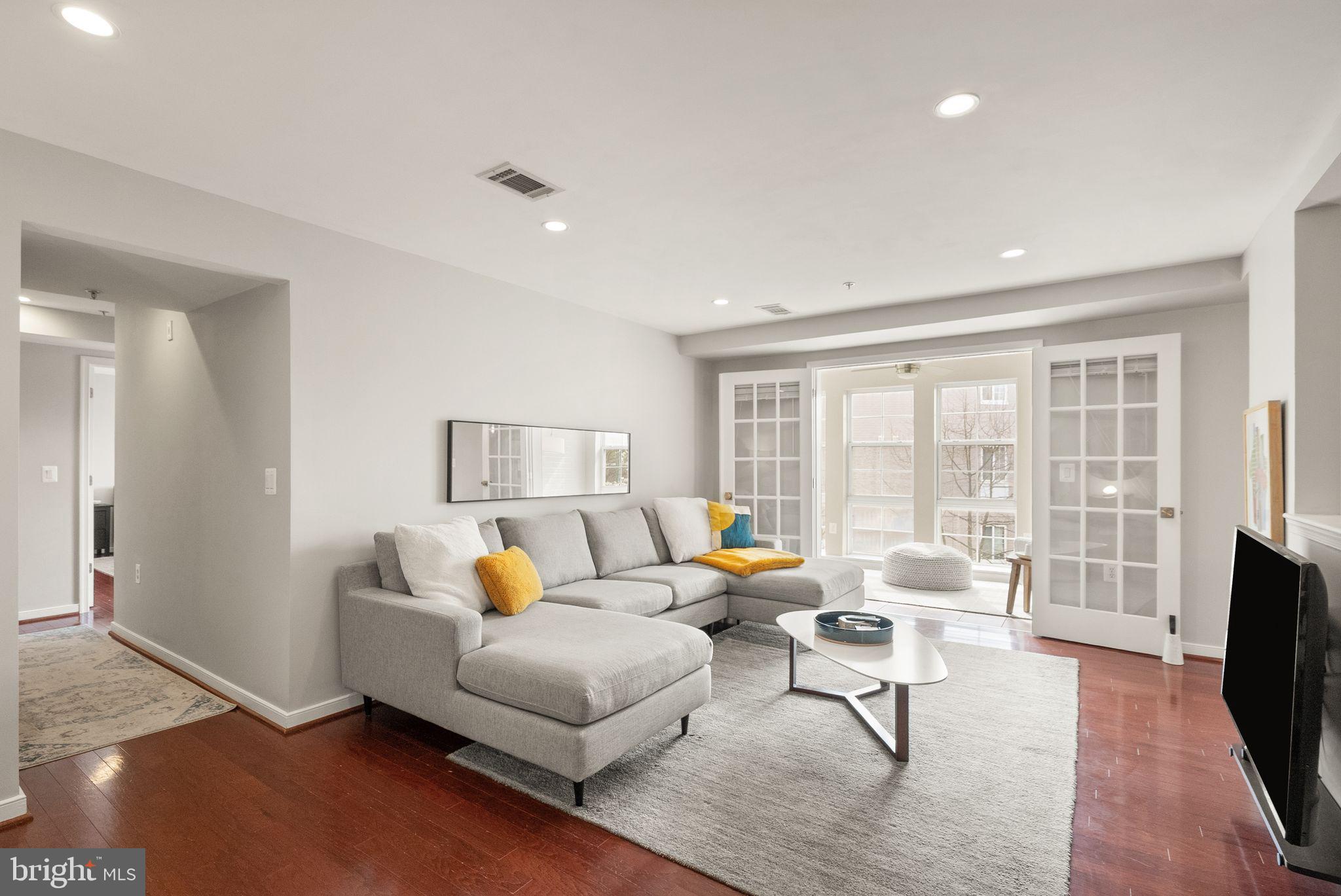 WEST VILLAGE OF SHIRLINGTON - Residential