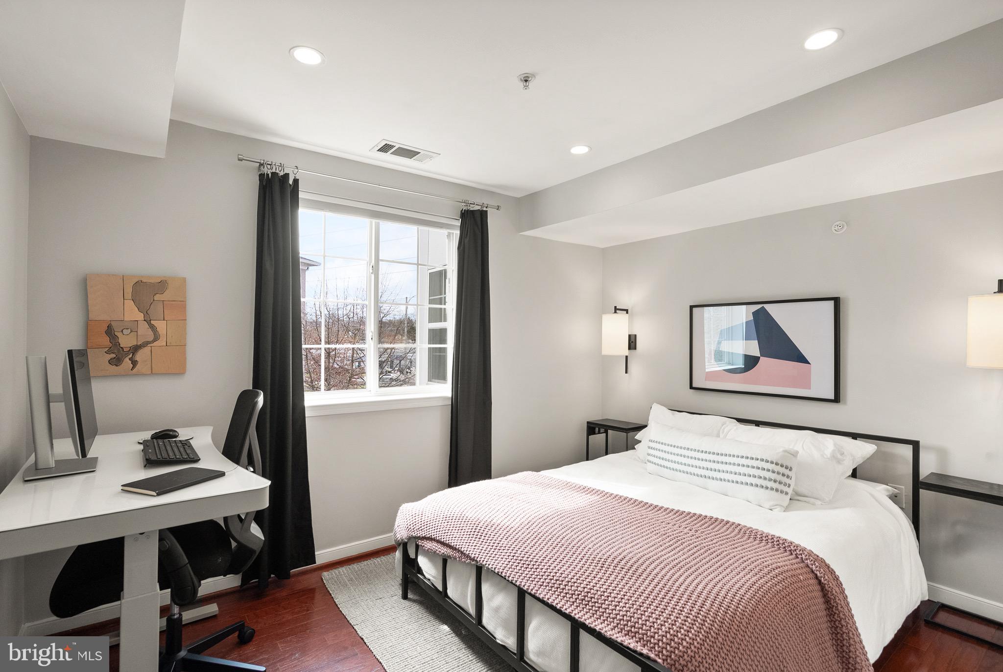 WEST VILLAGE OF SHIRLINGTON - Residential