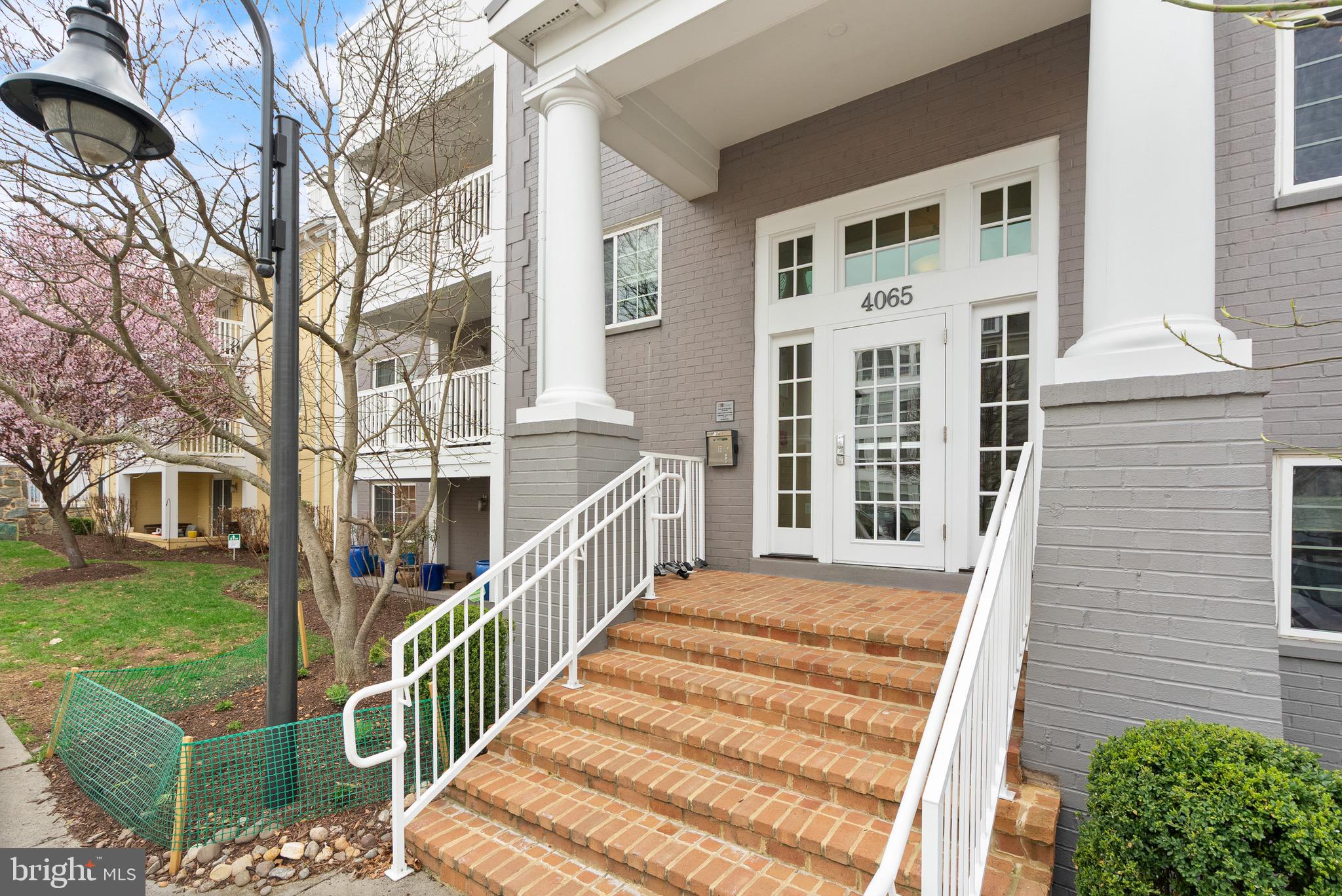 WEST VILLAGE OF SHIRLINGTON - Residential