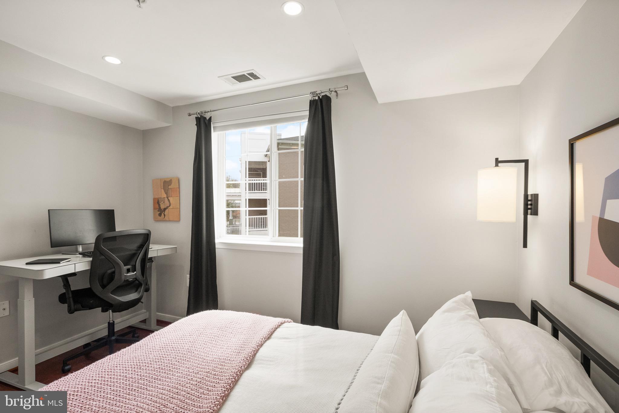 WEST VILLAGE OF SHIRLINGTON - Residential