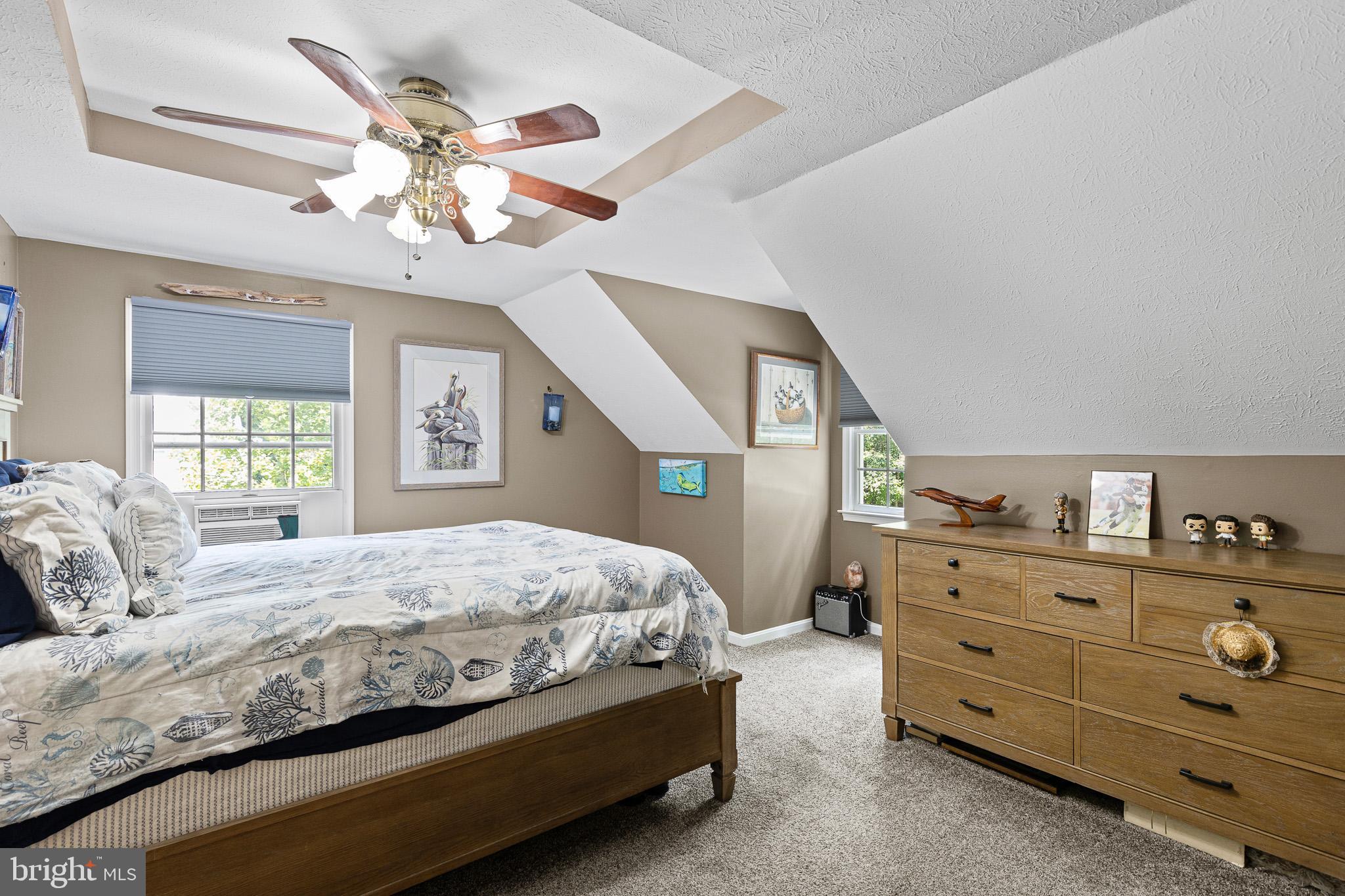 DEMOND VILLAGE - Residential