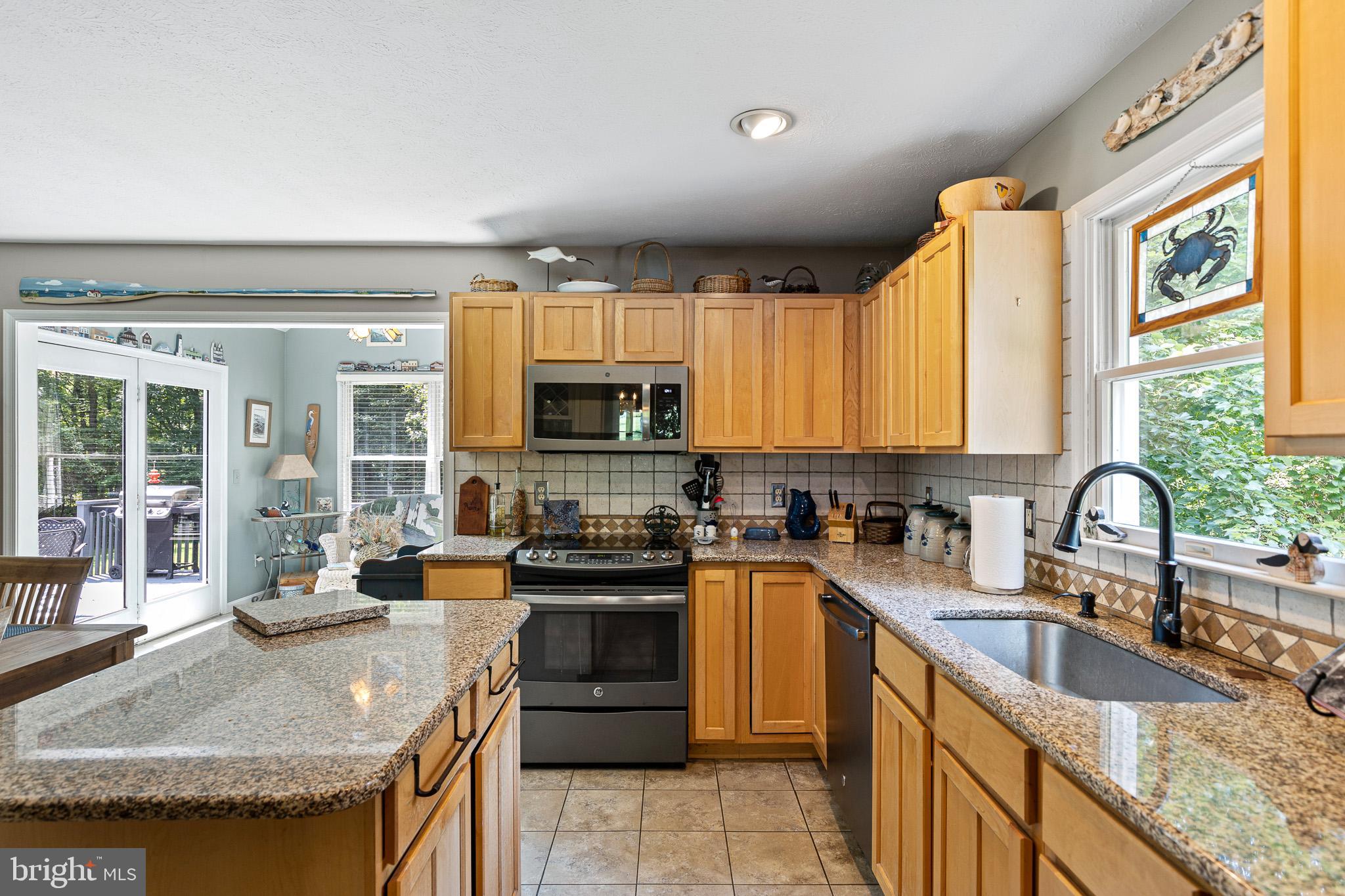 DEMOND VILLAGE - Residential