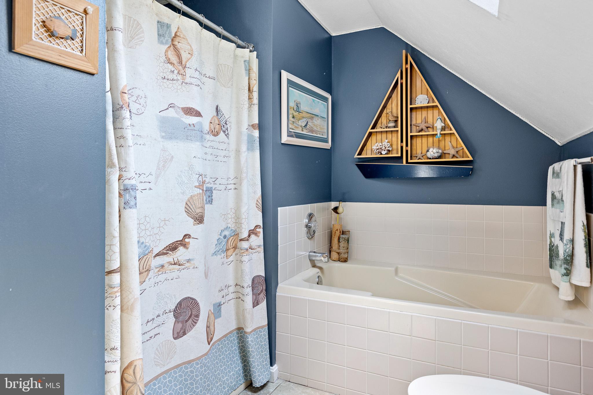 DEMOND VILLAGE - Residential