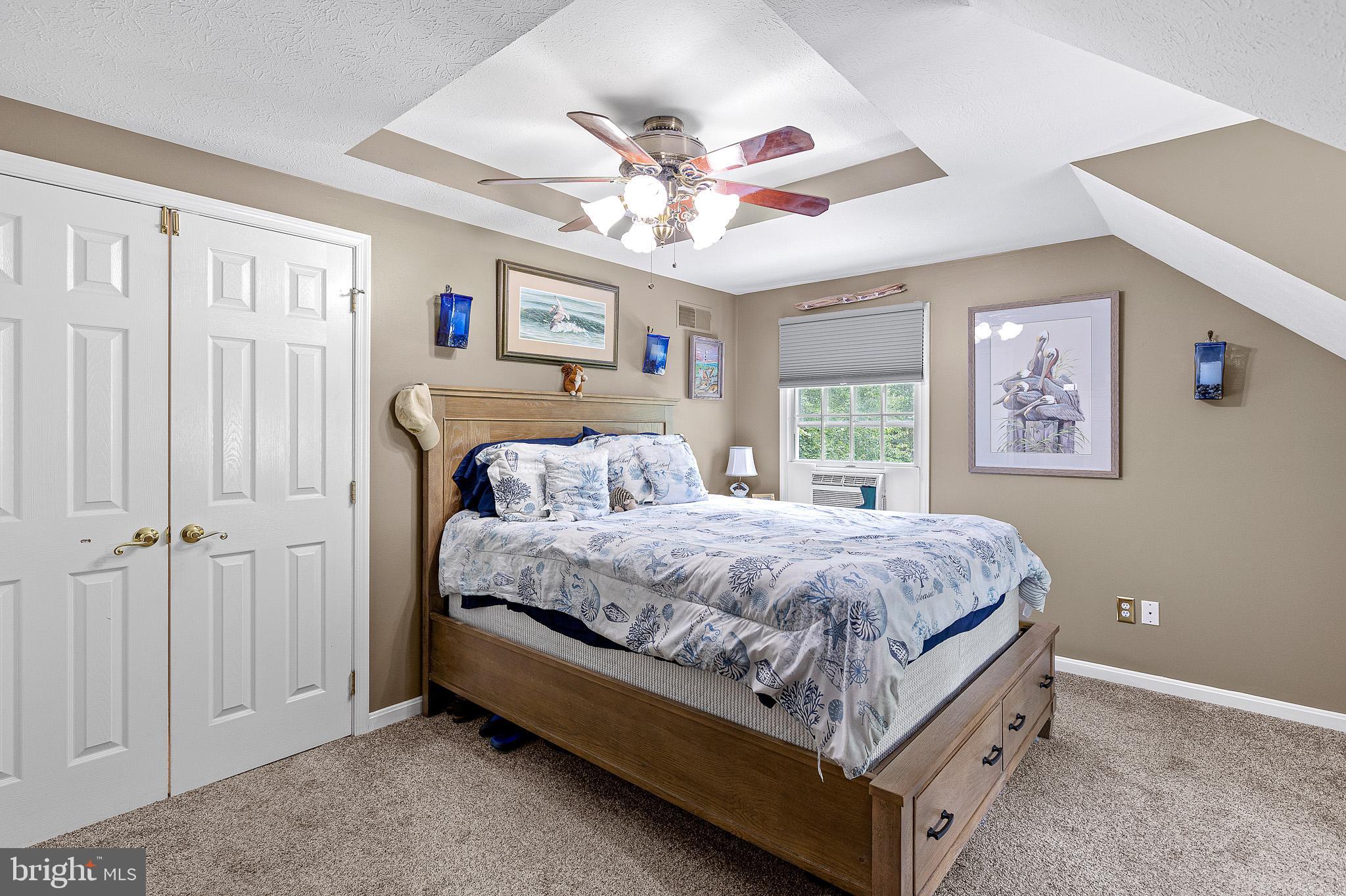 DEMOND VILLAGE - Residential