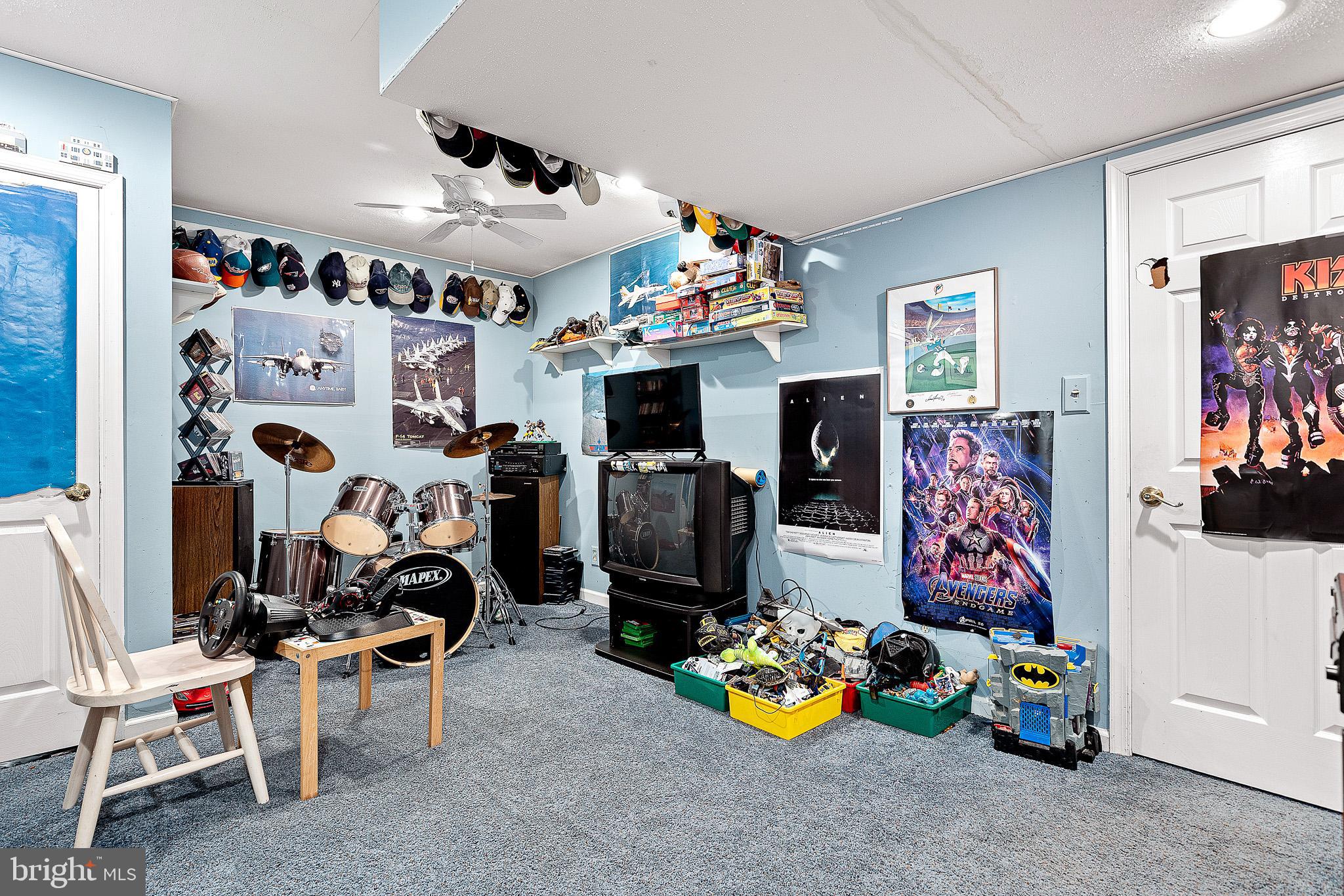 DEMOND VILLAGE - Residential