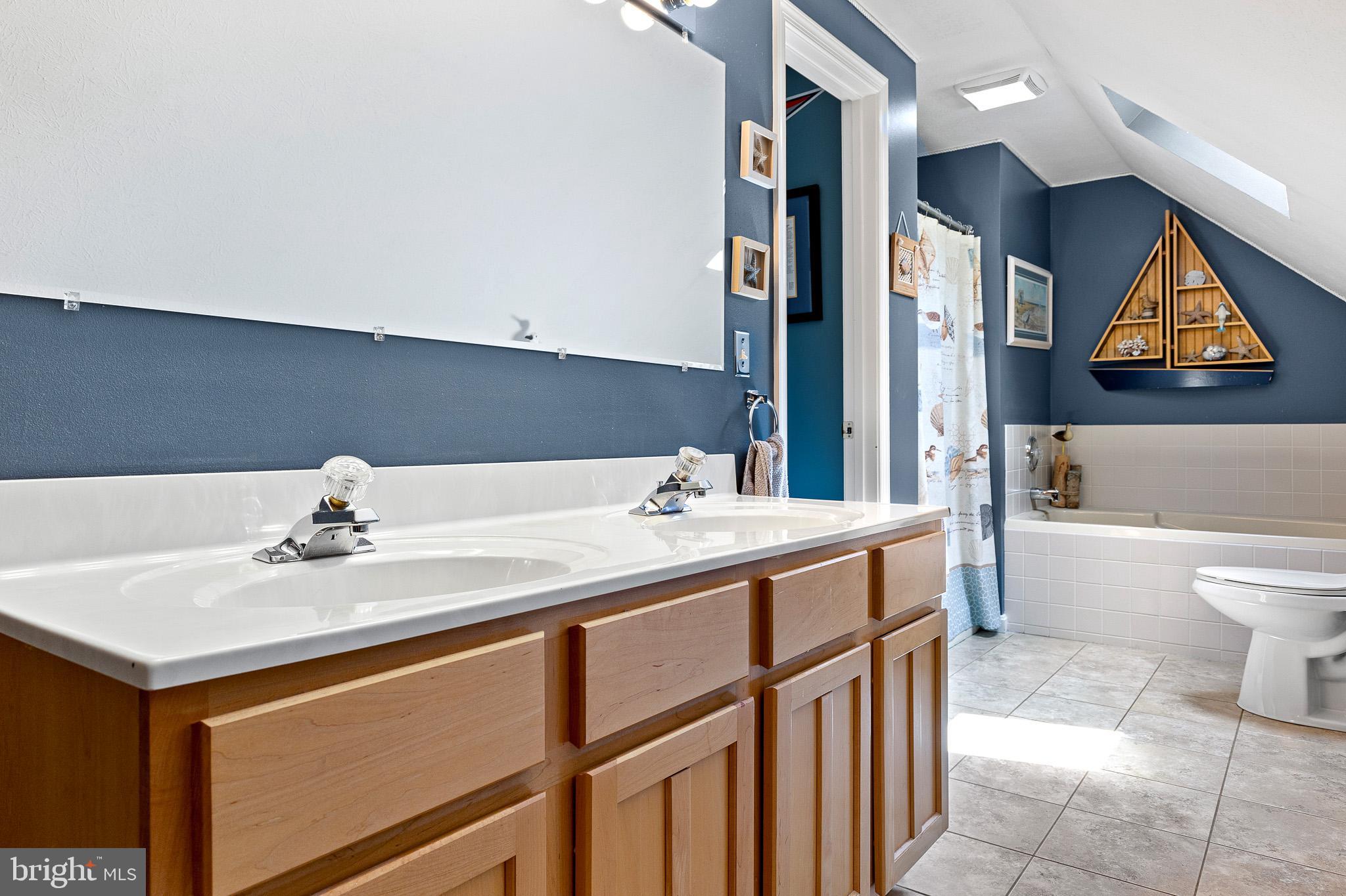 DEMOND VILLAGE - Residential