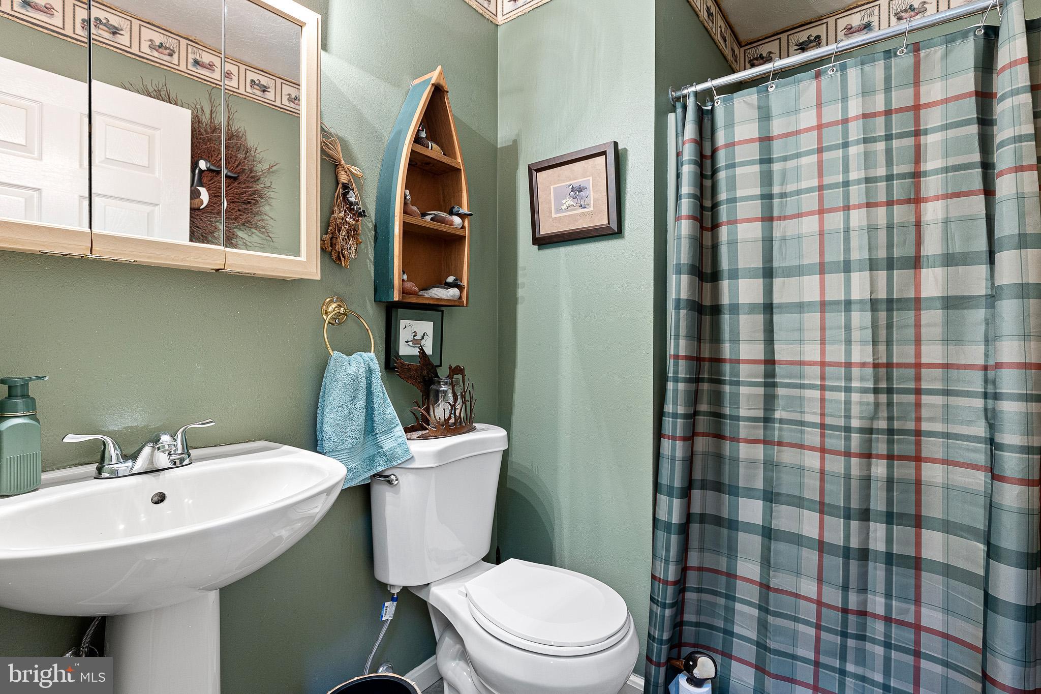 DEMOND VILLAGE - Residential