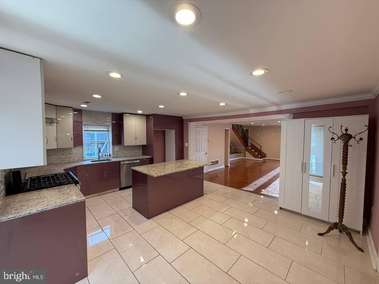 SOMERTON - Residential