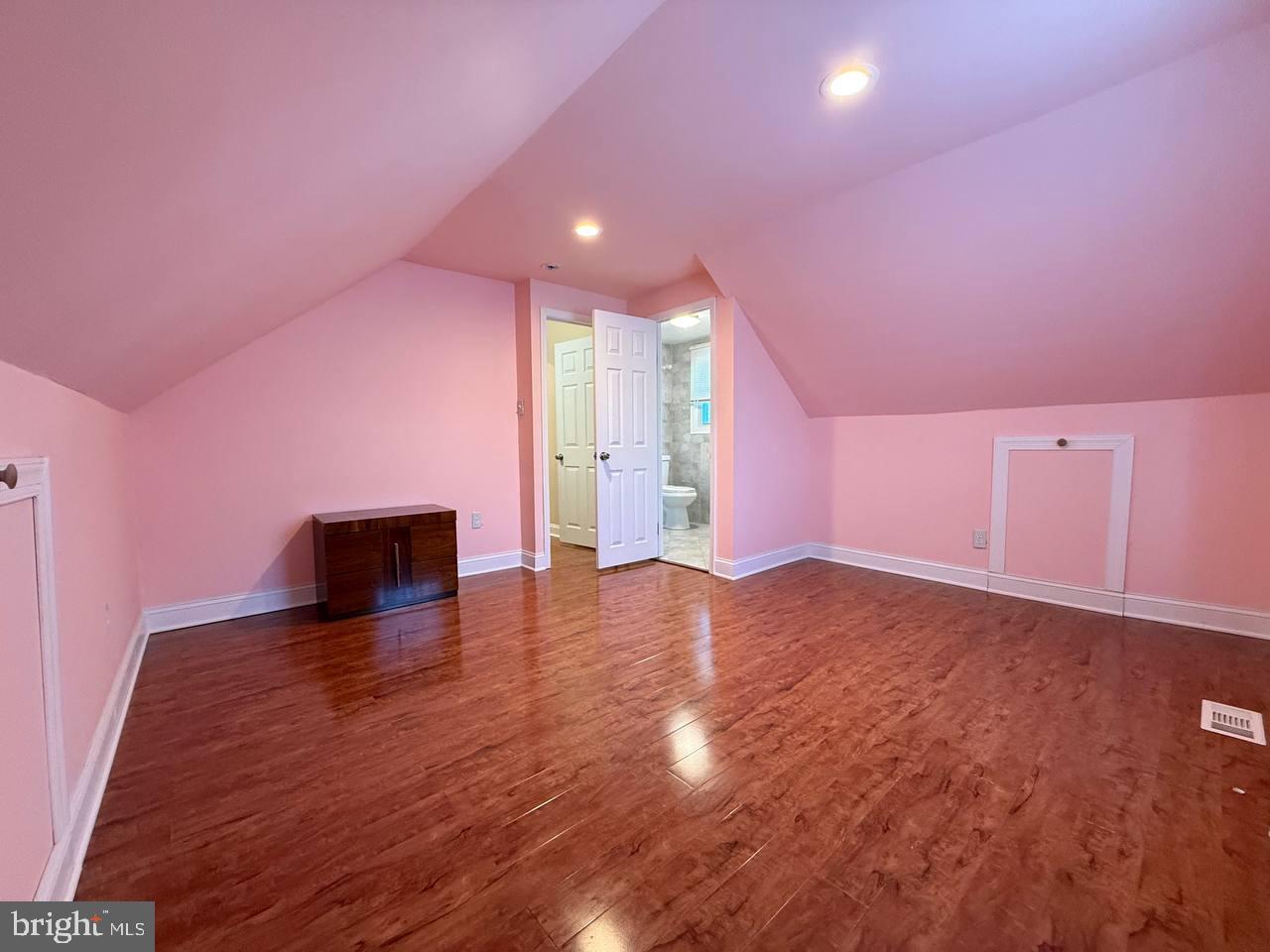 SOMERTON - Residential