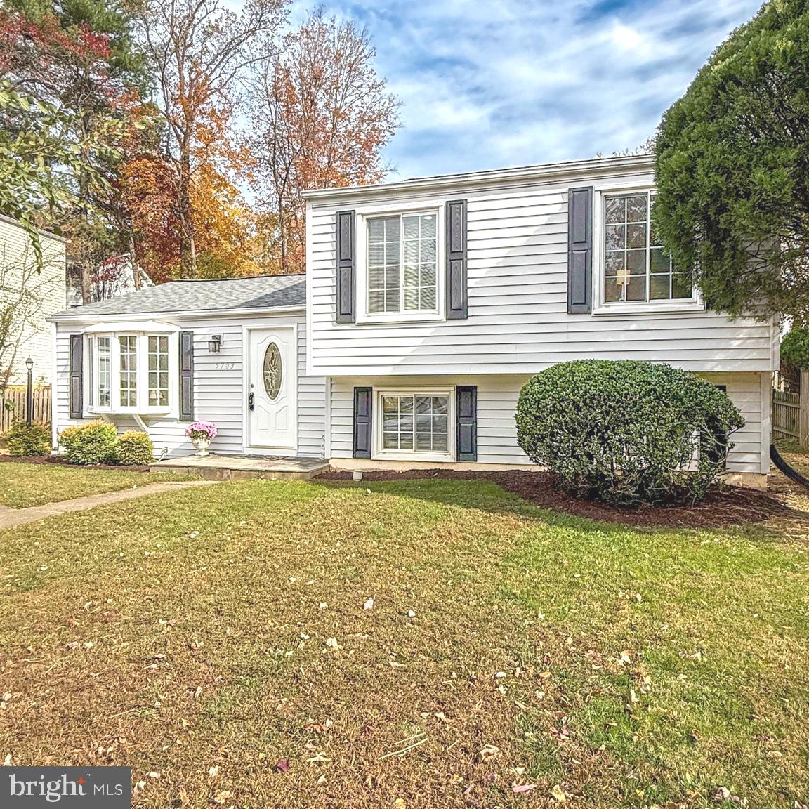 5703 OAK STAKE COURT