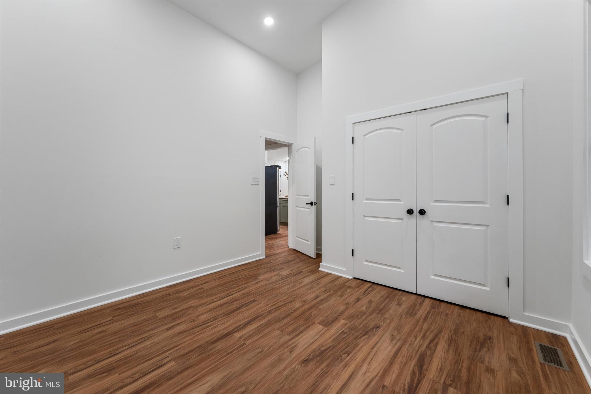 RIVERSIDE - Residential