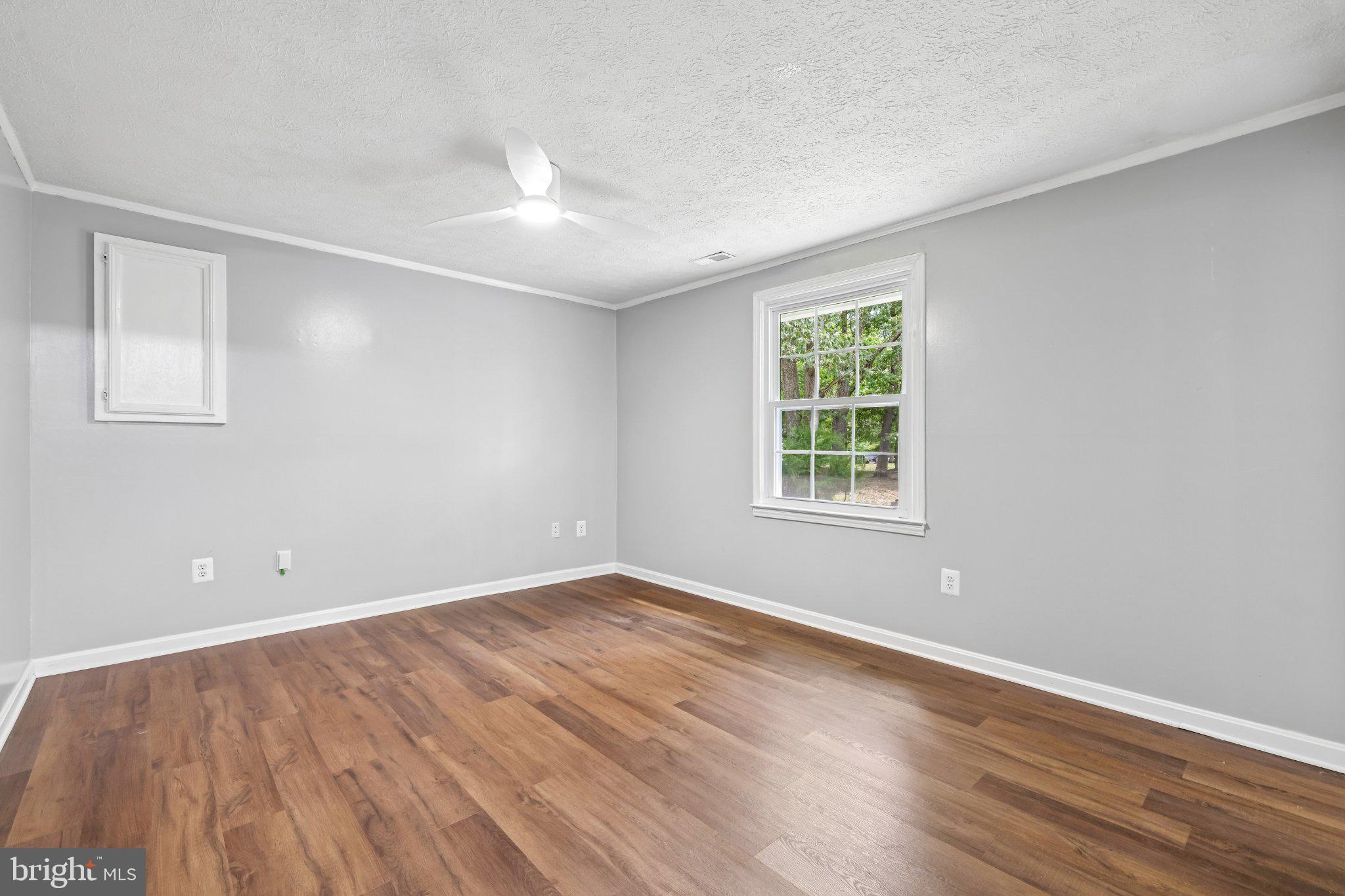 1437 CEDARHURST ROAD