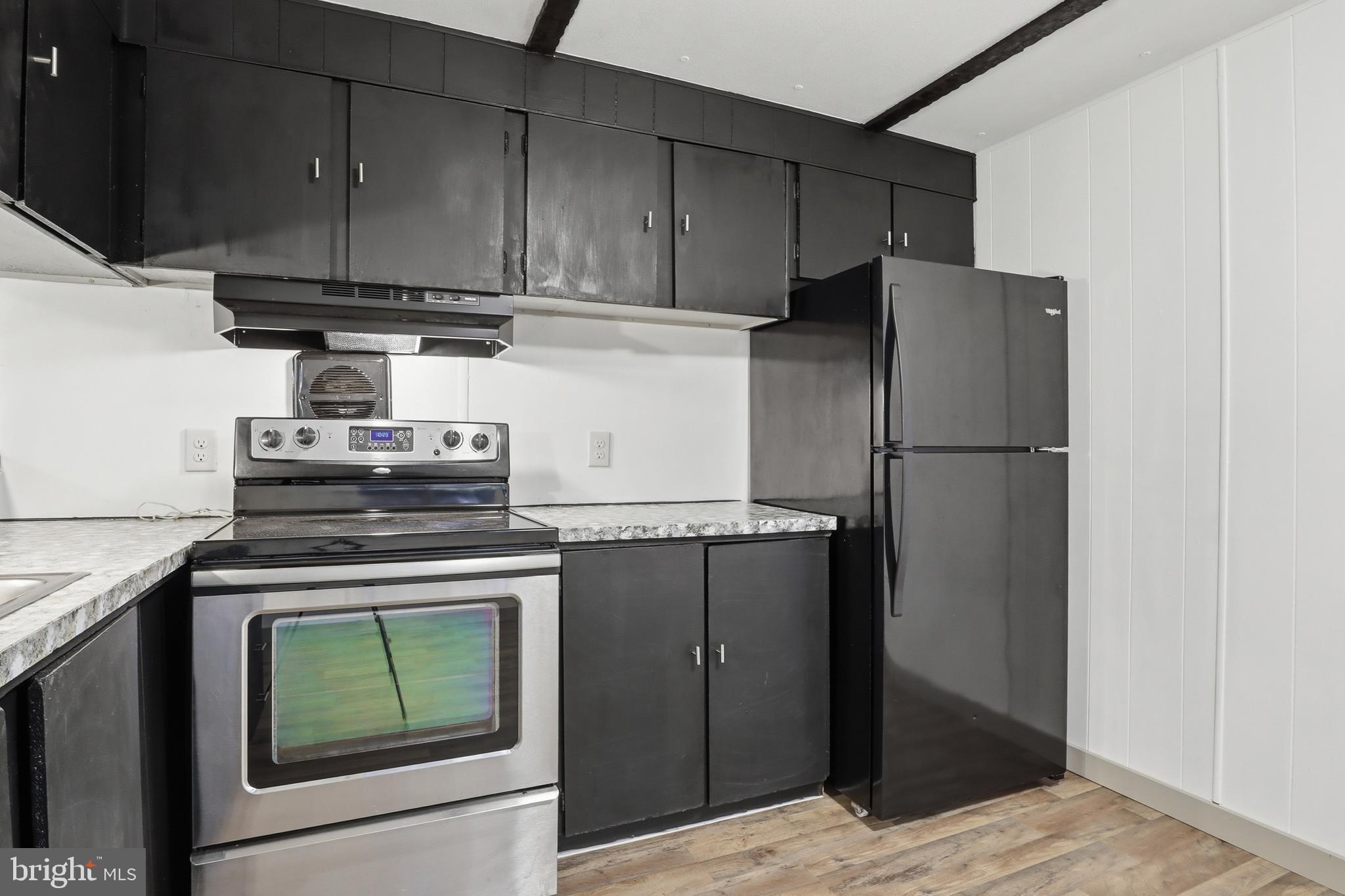 LINCOLN ESTATES - Residential