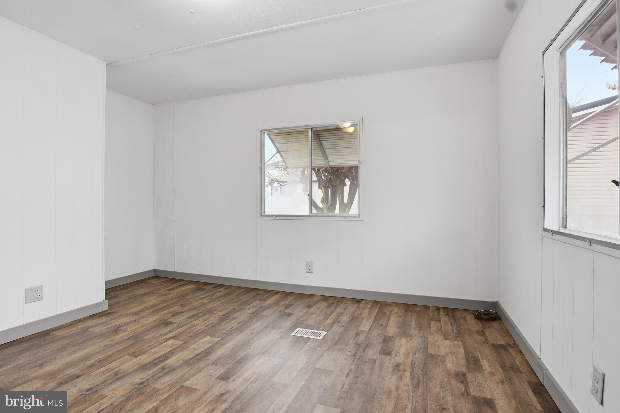 LINCOLN ESTATES - Residential